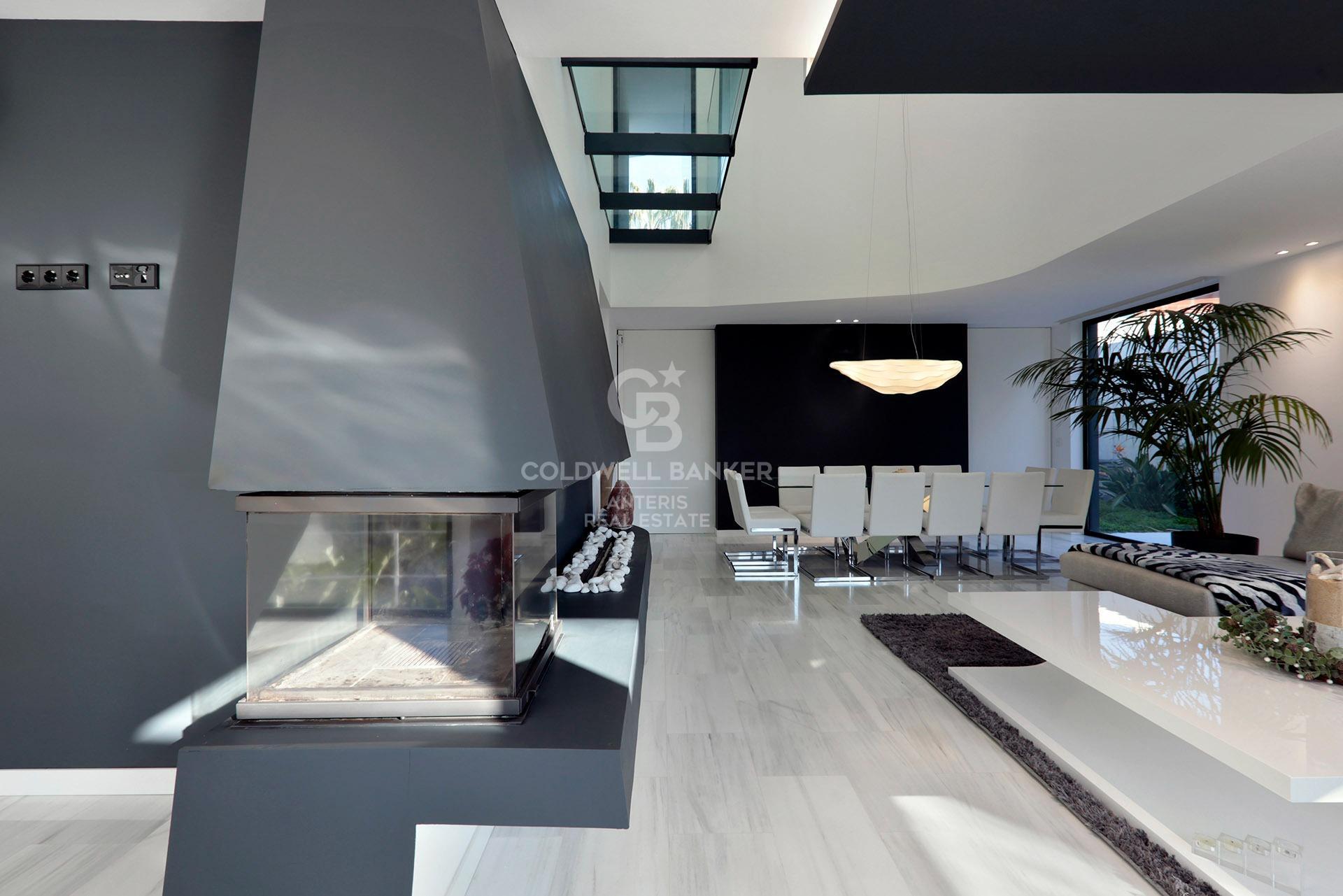 Luksusowa willa w oryginalnym stylu z widokiem na morze