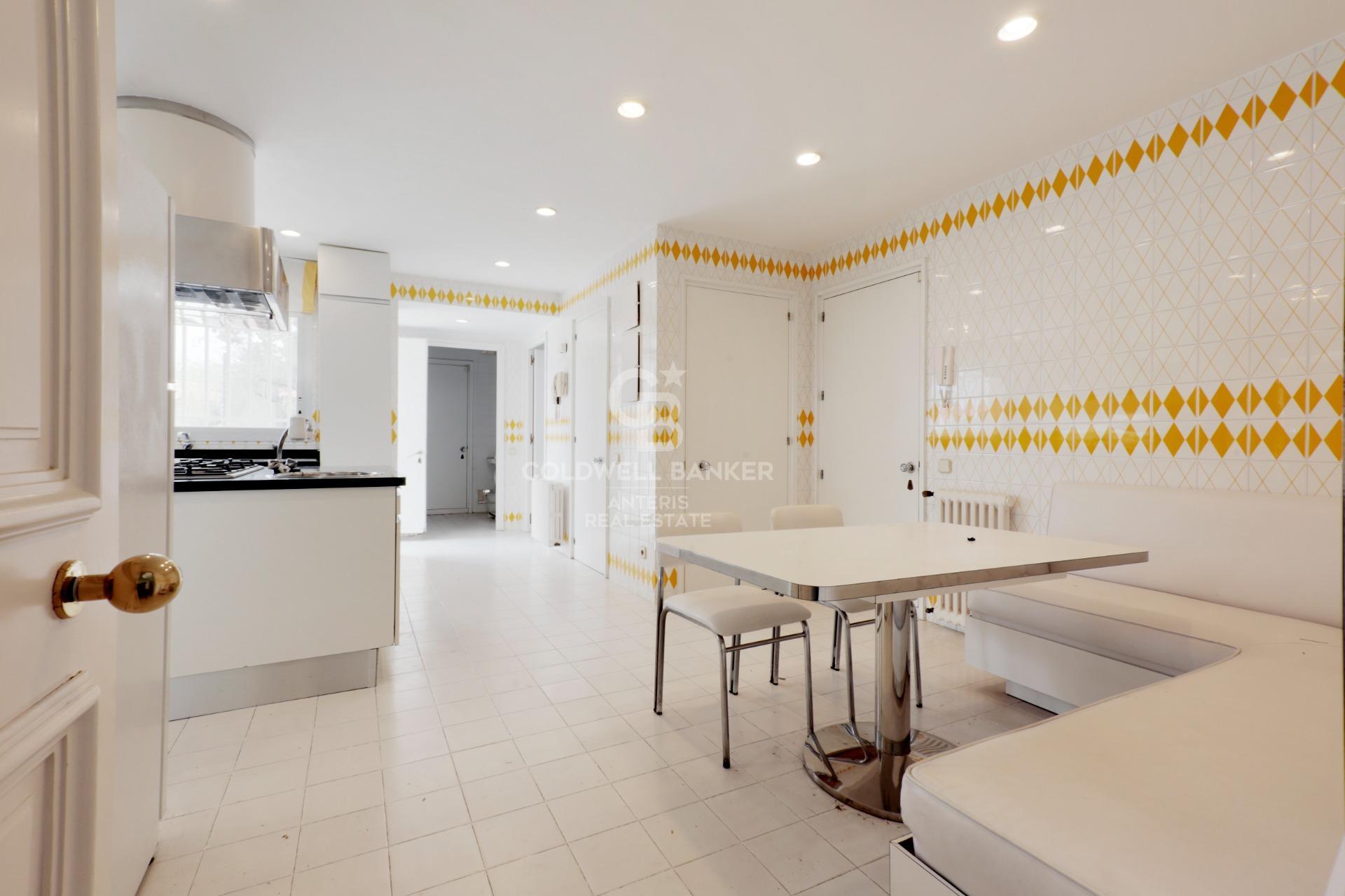 Villa privada con pista de squash