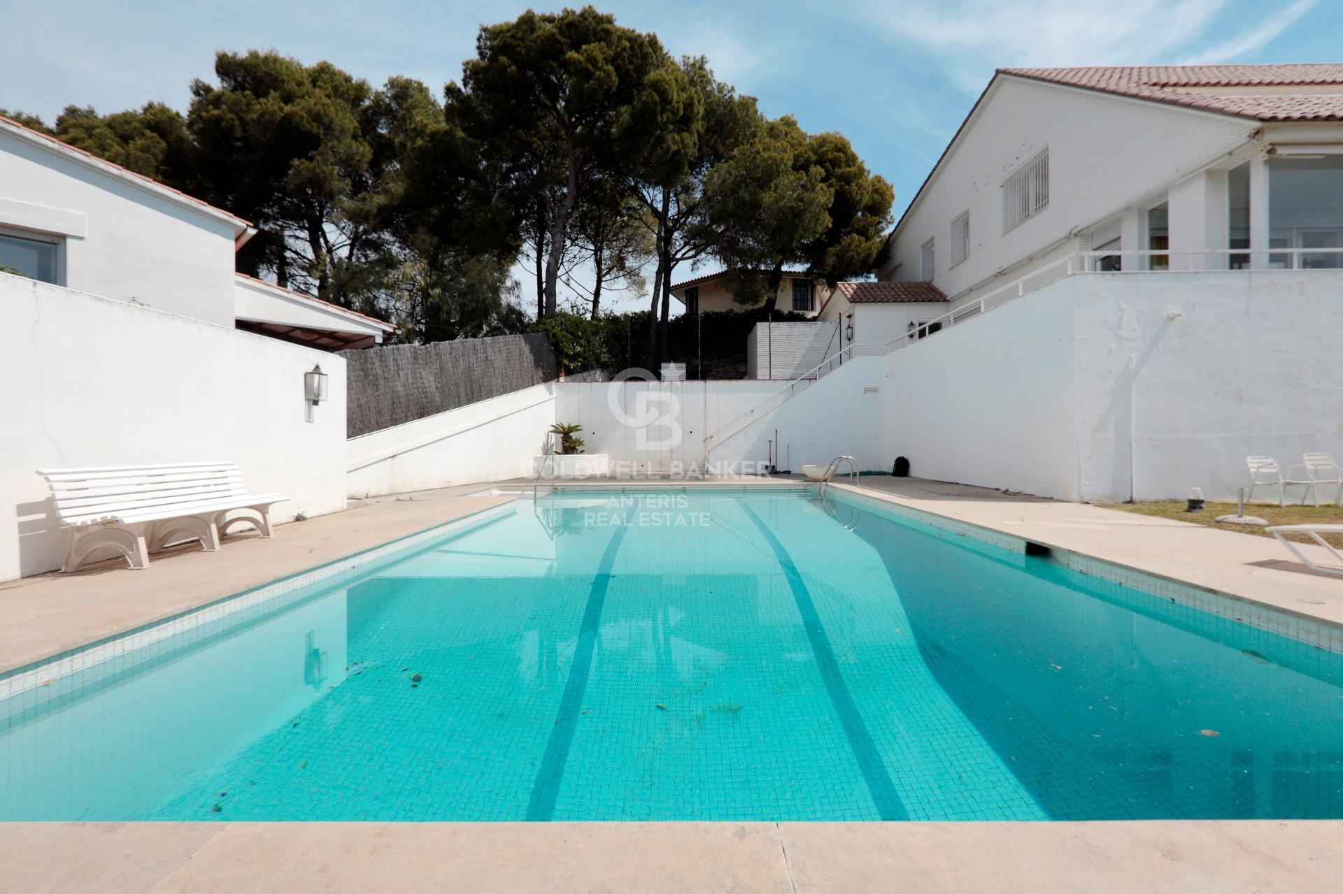 Villa privada con pista de squash