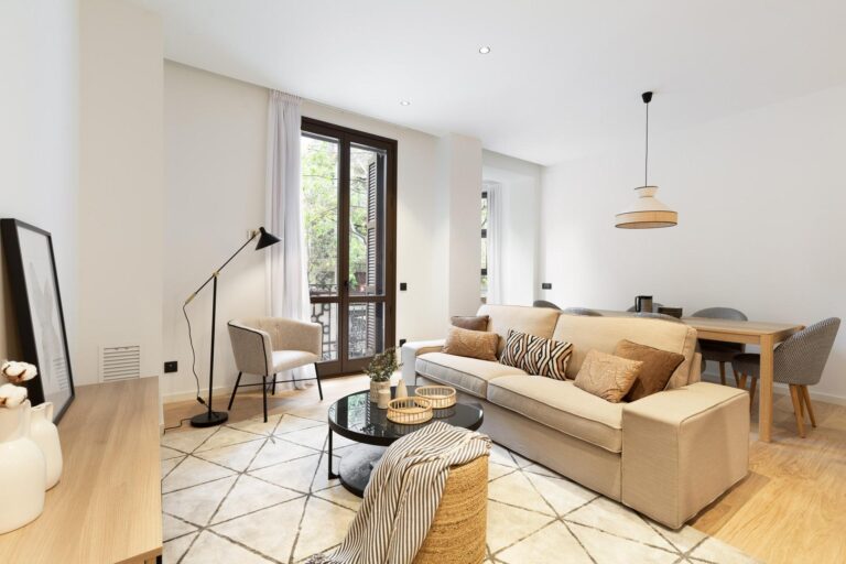 Espacioso piso de obra nueva en l’Eixample