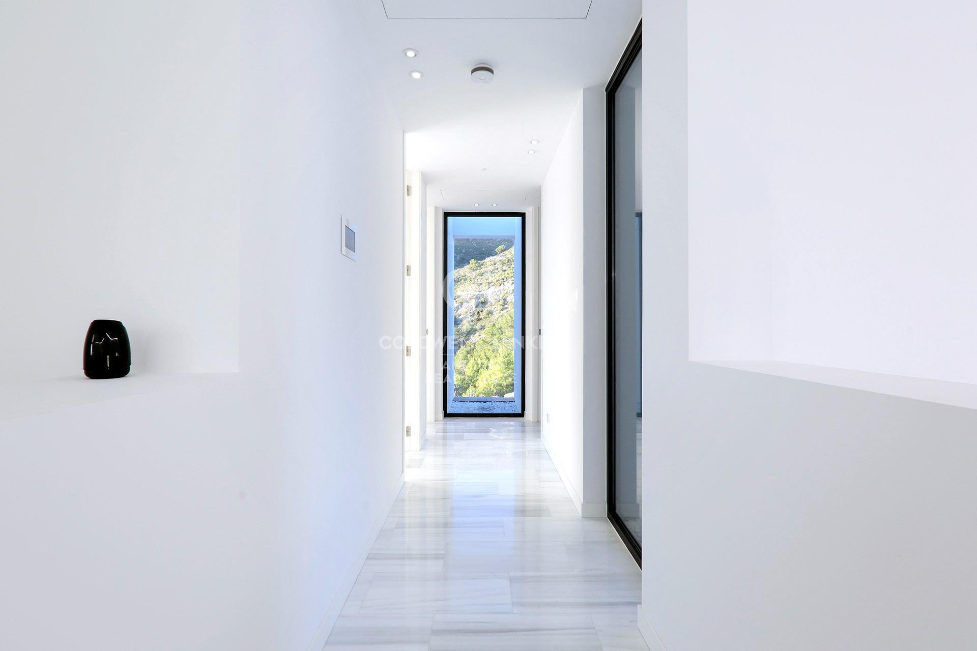 Luksusowa willa w oryginalnym stylu z widokiem na morze