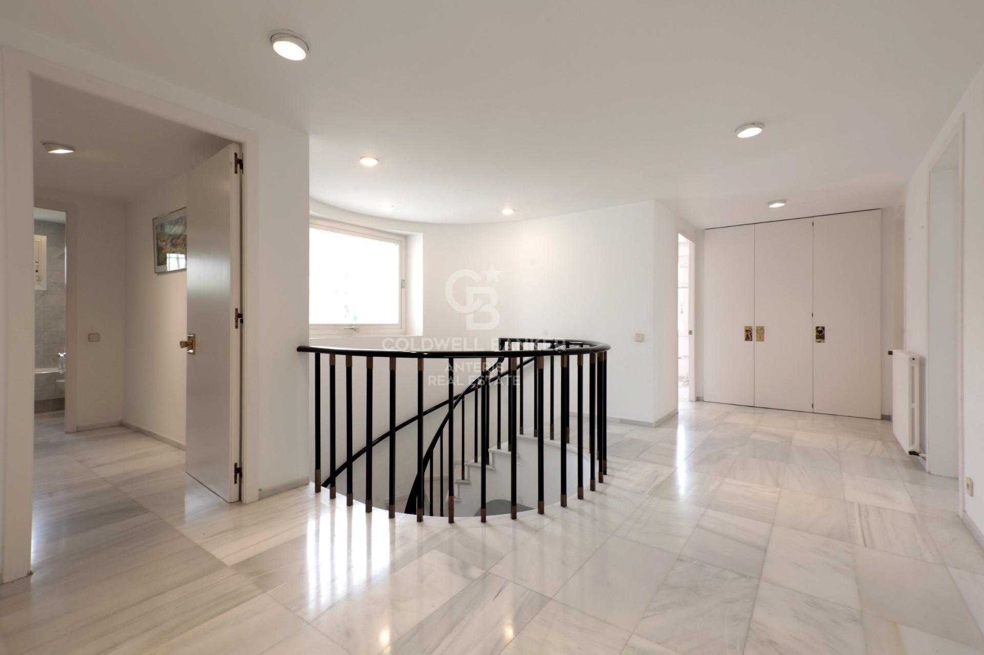 Villa privada con pista de squash