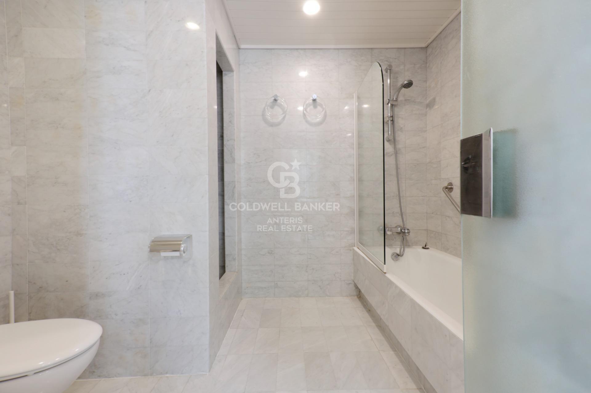 Villa privada con pista de squash