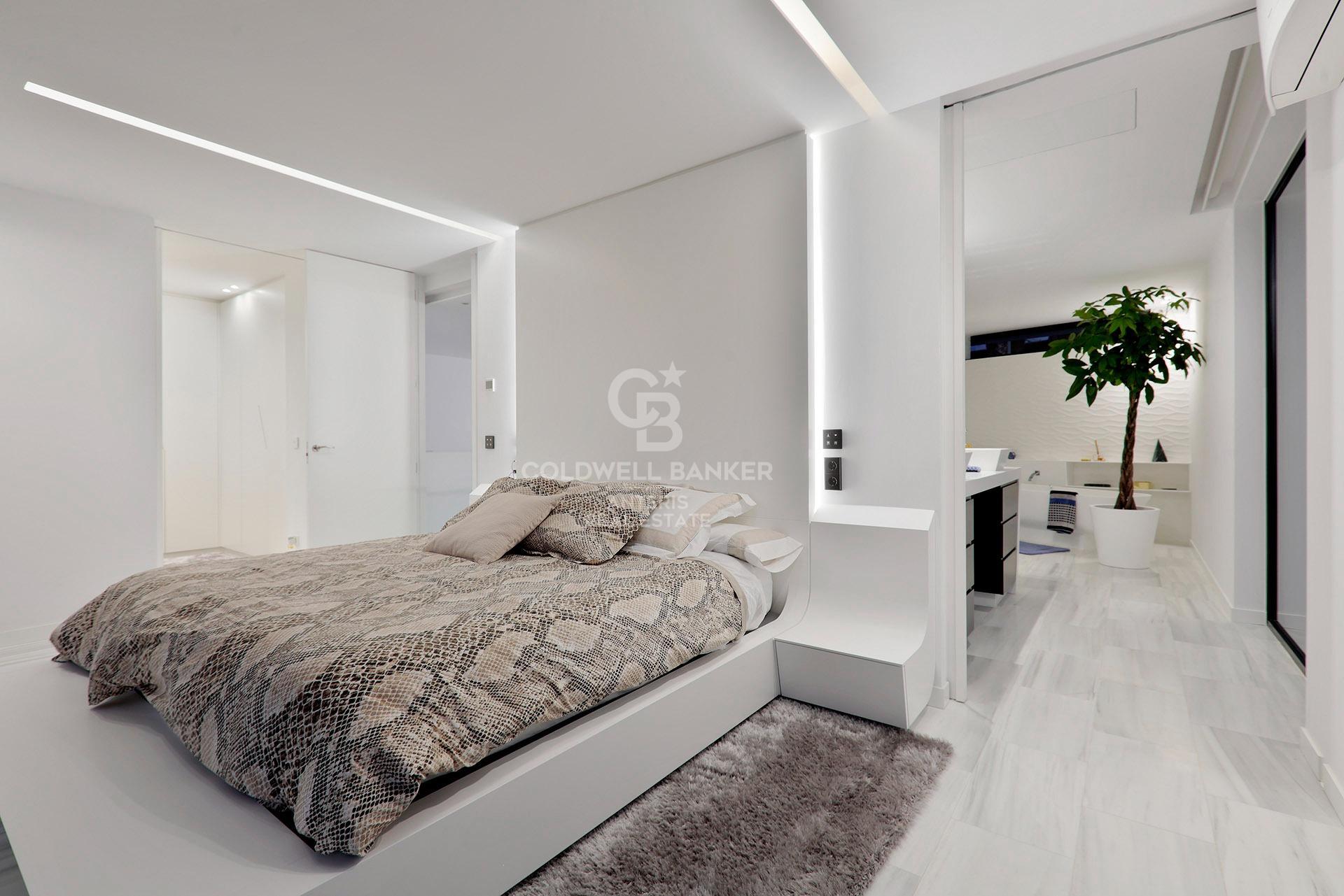 Luksusowa willa w oryginalnym stylu z widokiem na morze