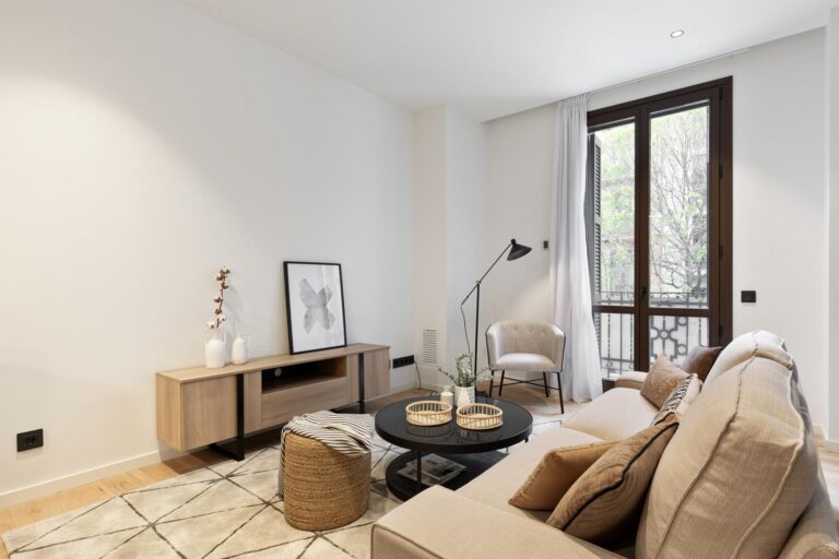 Espacioso piso de obra nueva en l’Eixample