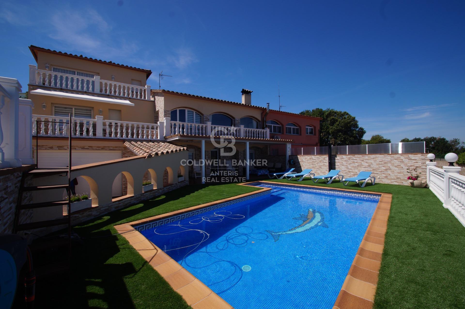 Casa con apartamento auxiliar y piscina