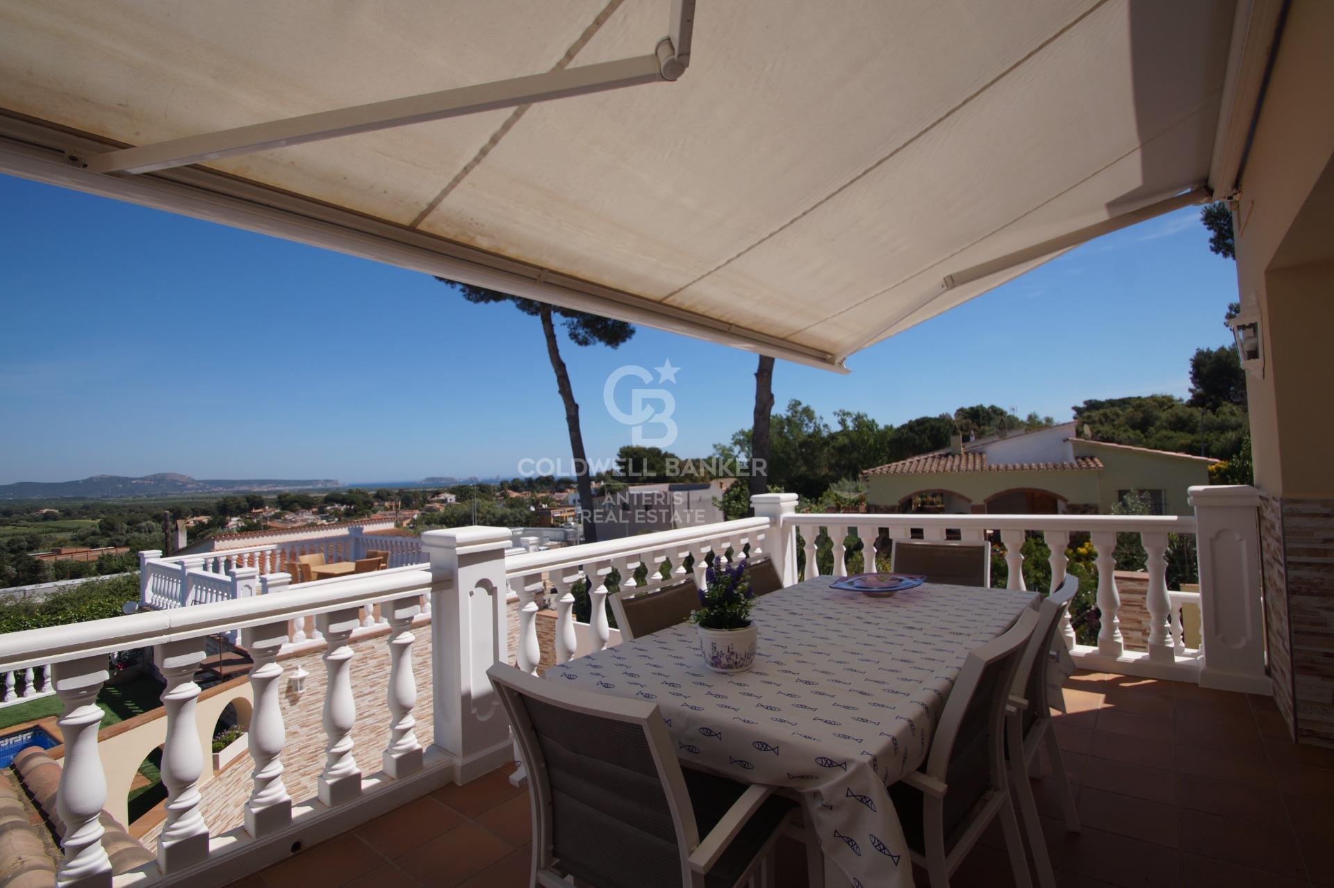 Casa con apartamento auxiliar y piscina