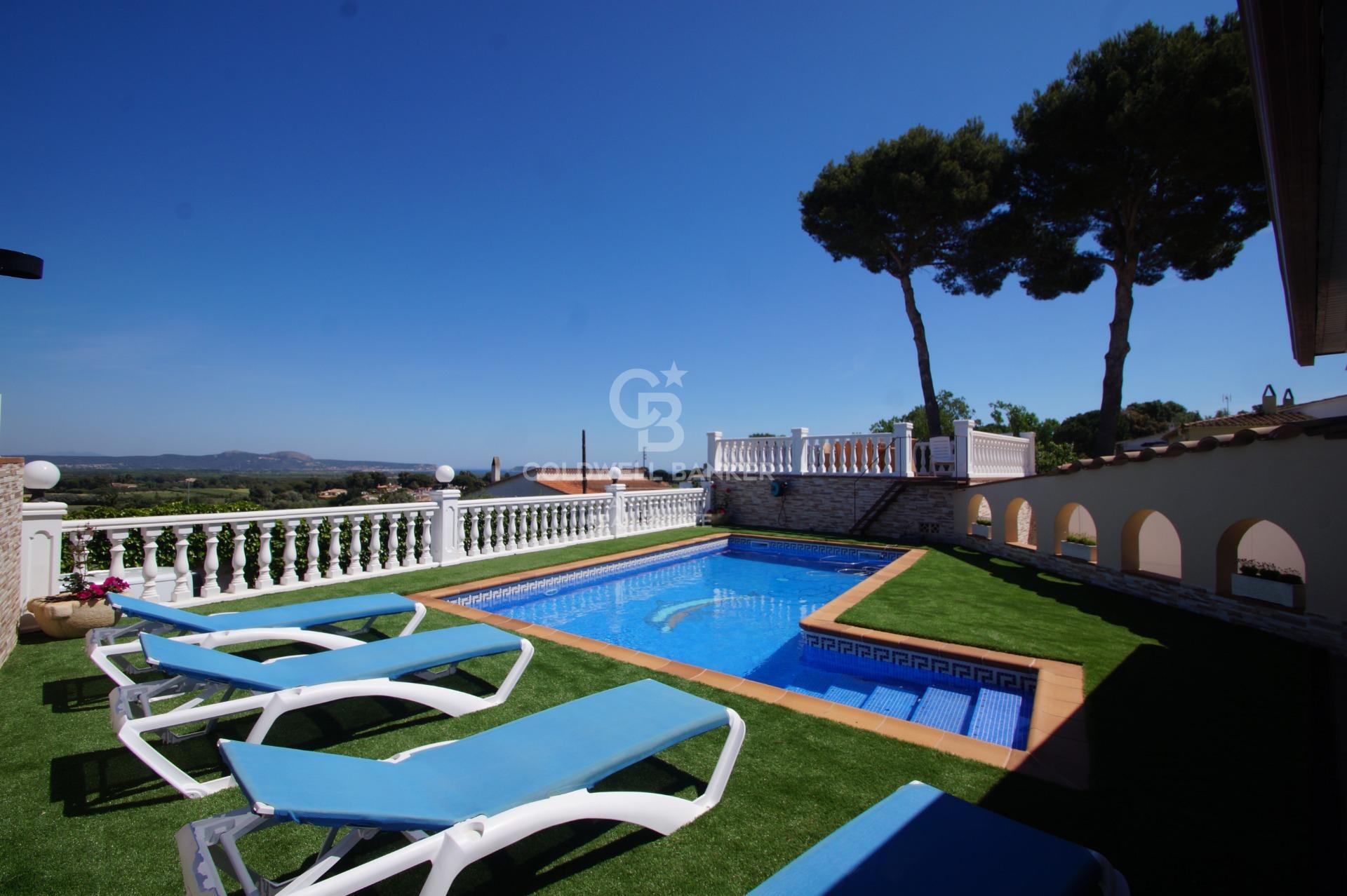 Casa con apartamento auxiliar y piscina