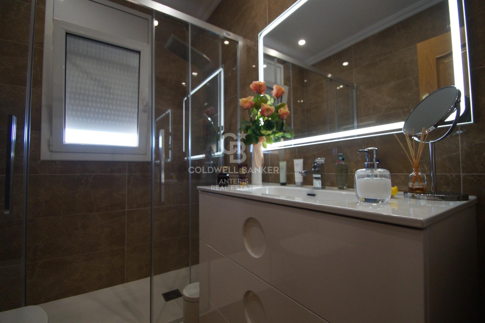 Casa con apartamento auxiliar y piscina