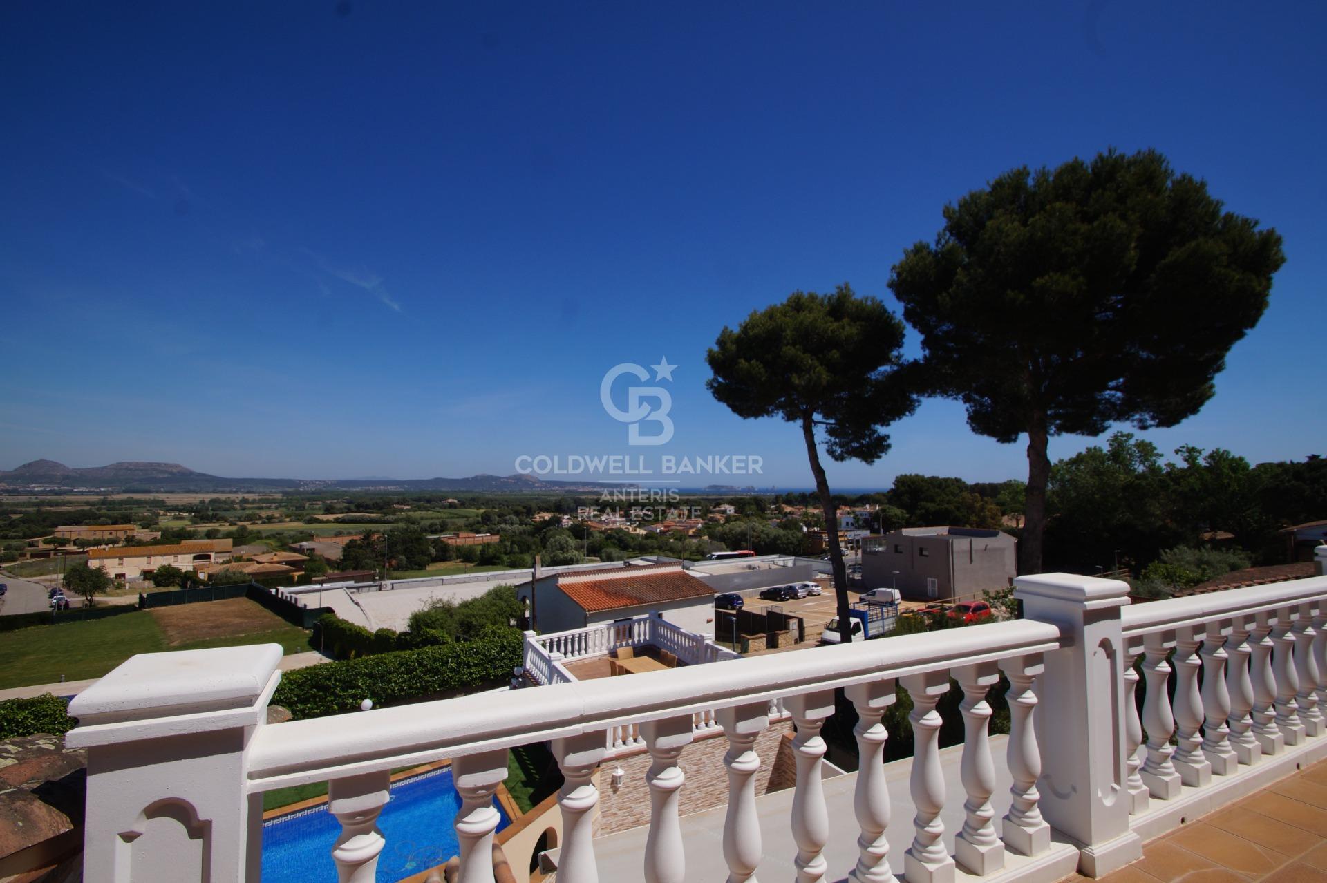 Casa con apartamento auxiliar y piscina