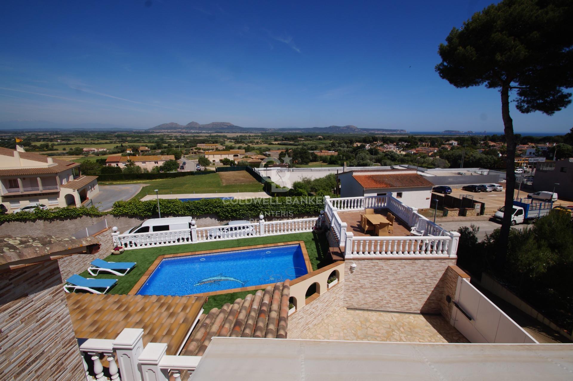 Casa con apartamento auxiliar y piscina