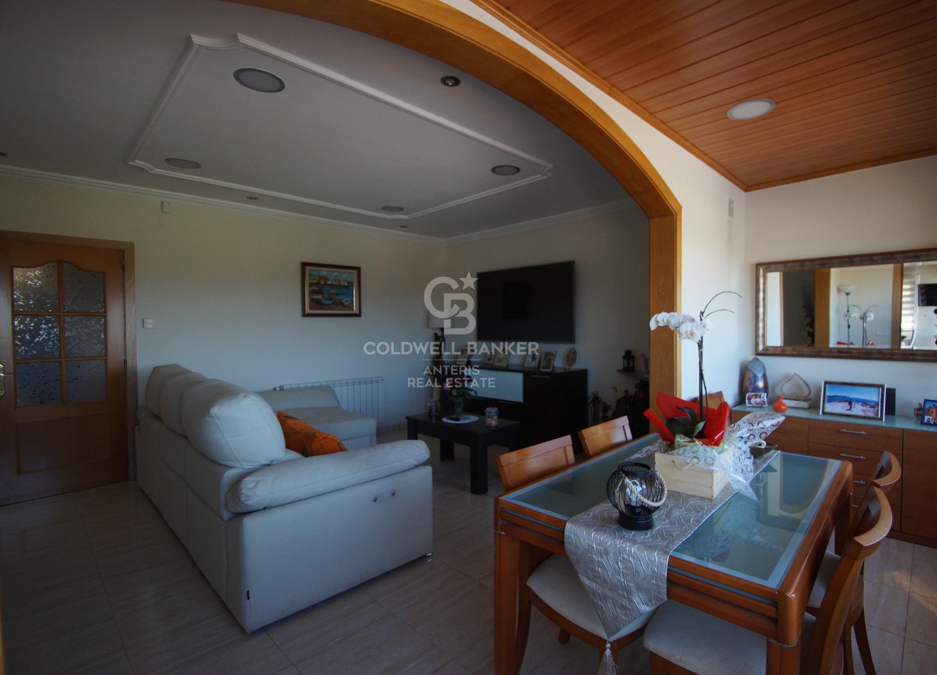 Casa con apartamento auxiliar y piscina