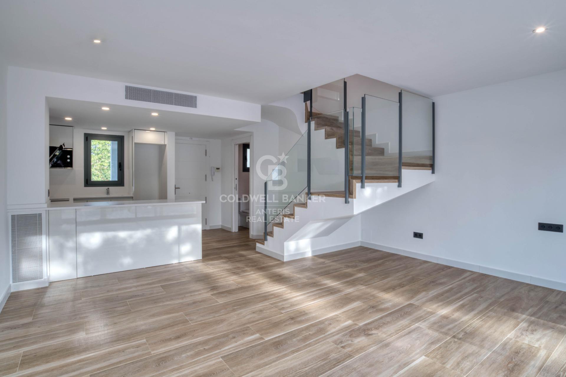 Newly built triplex on the Costa Brava