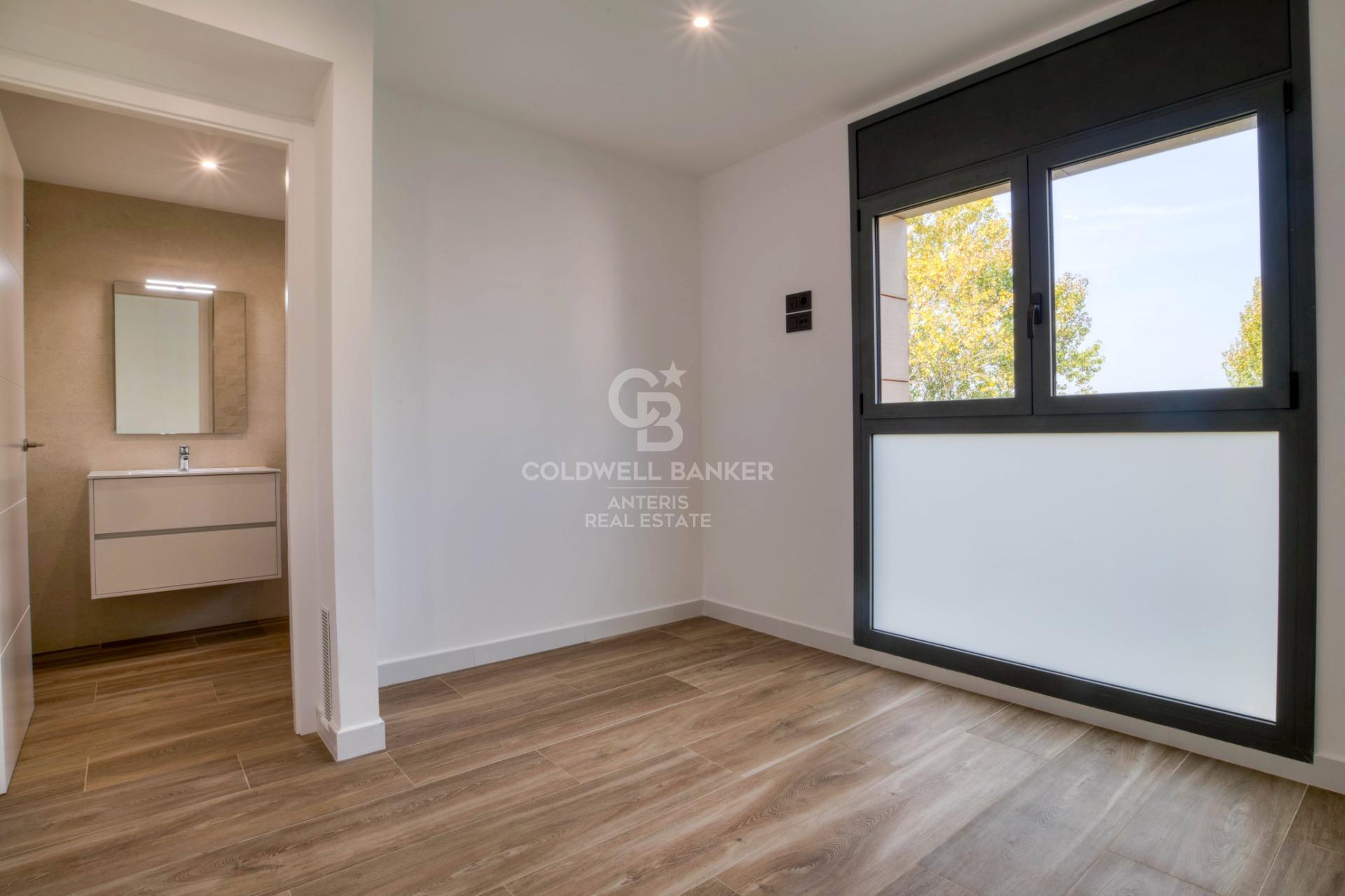 Newly built triplex on the Costa Brava