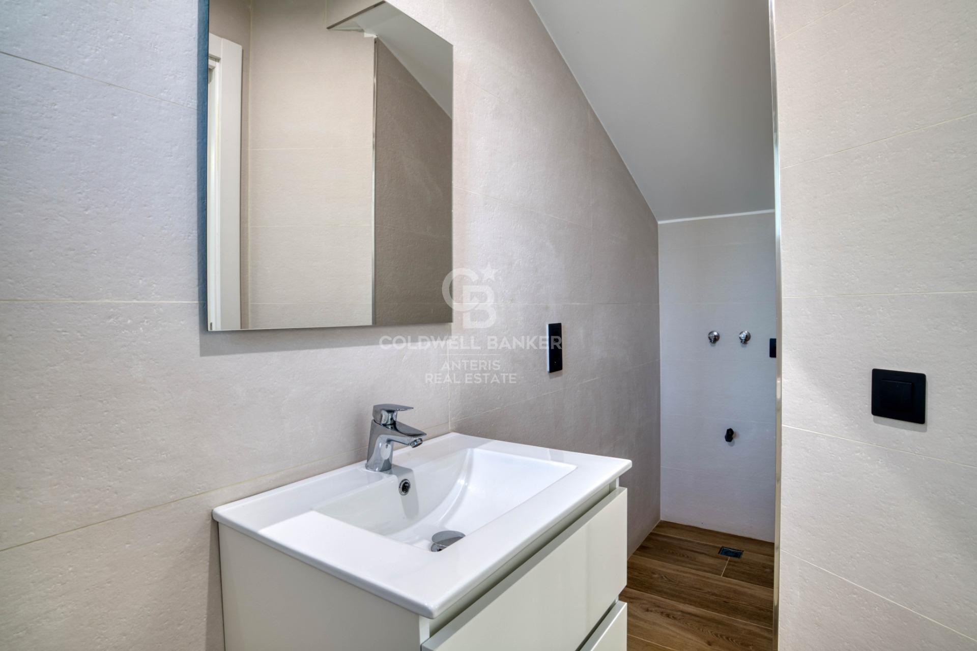 Newly built triplex on the Costa Brava