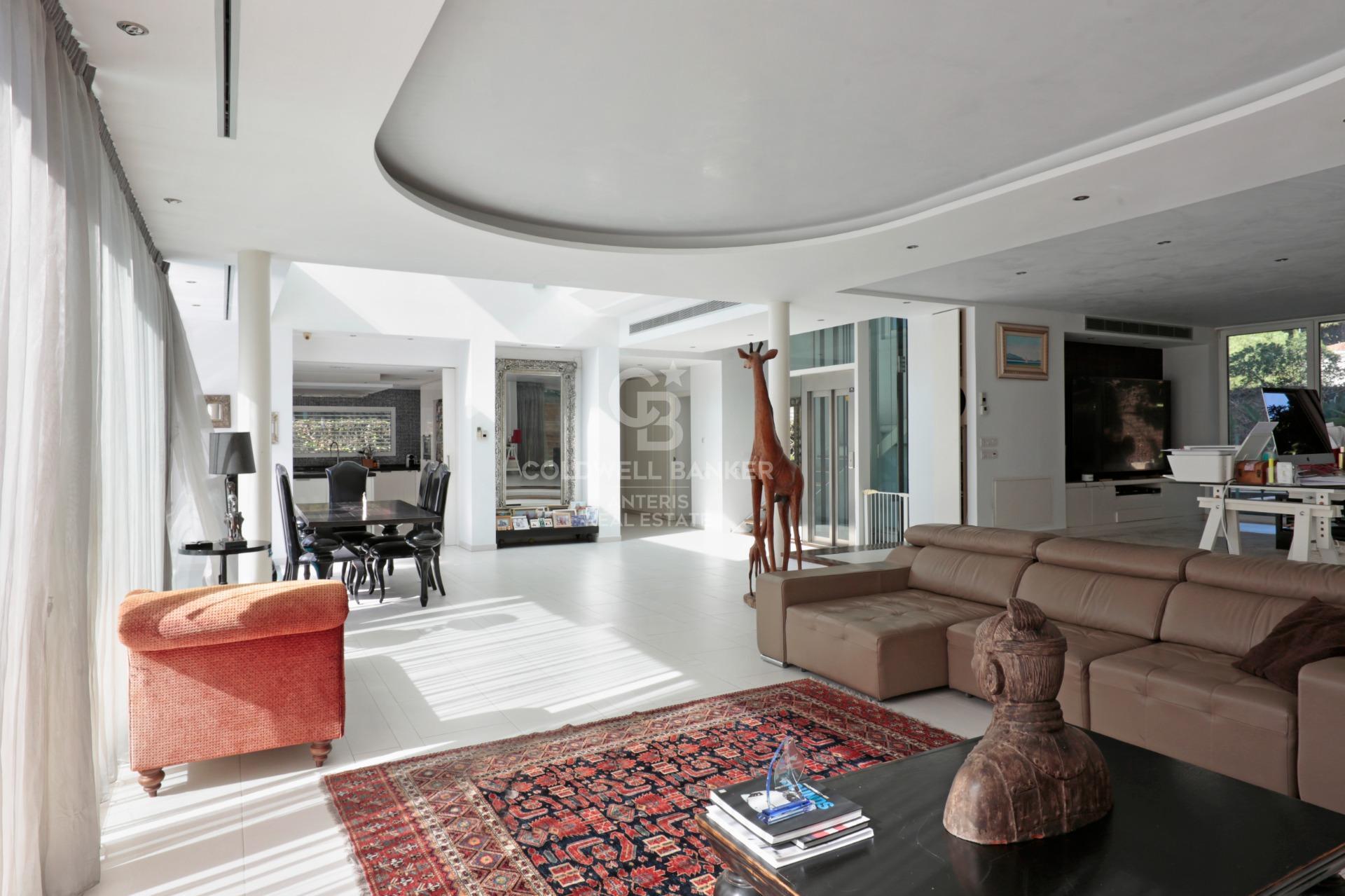 Luxury modern villa on the beach in Castelldefels