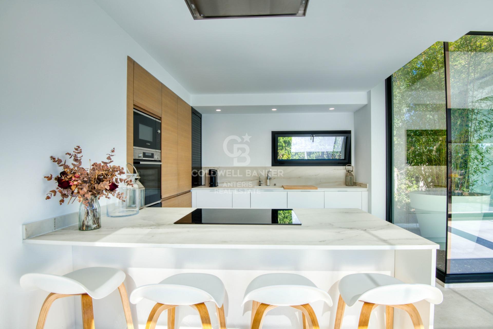 Moderno chalet con impresionantes vistas en la costa