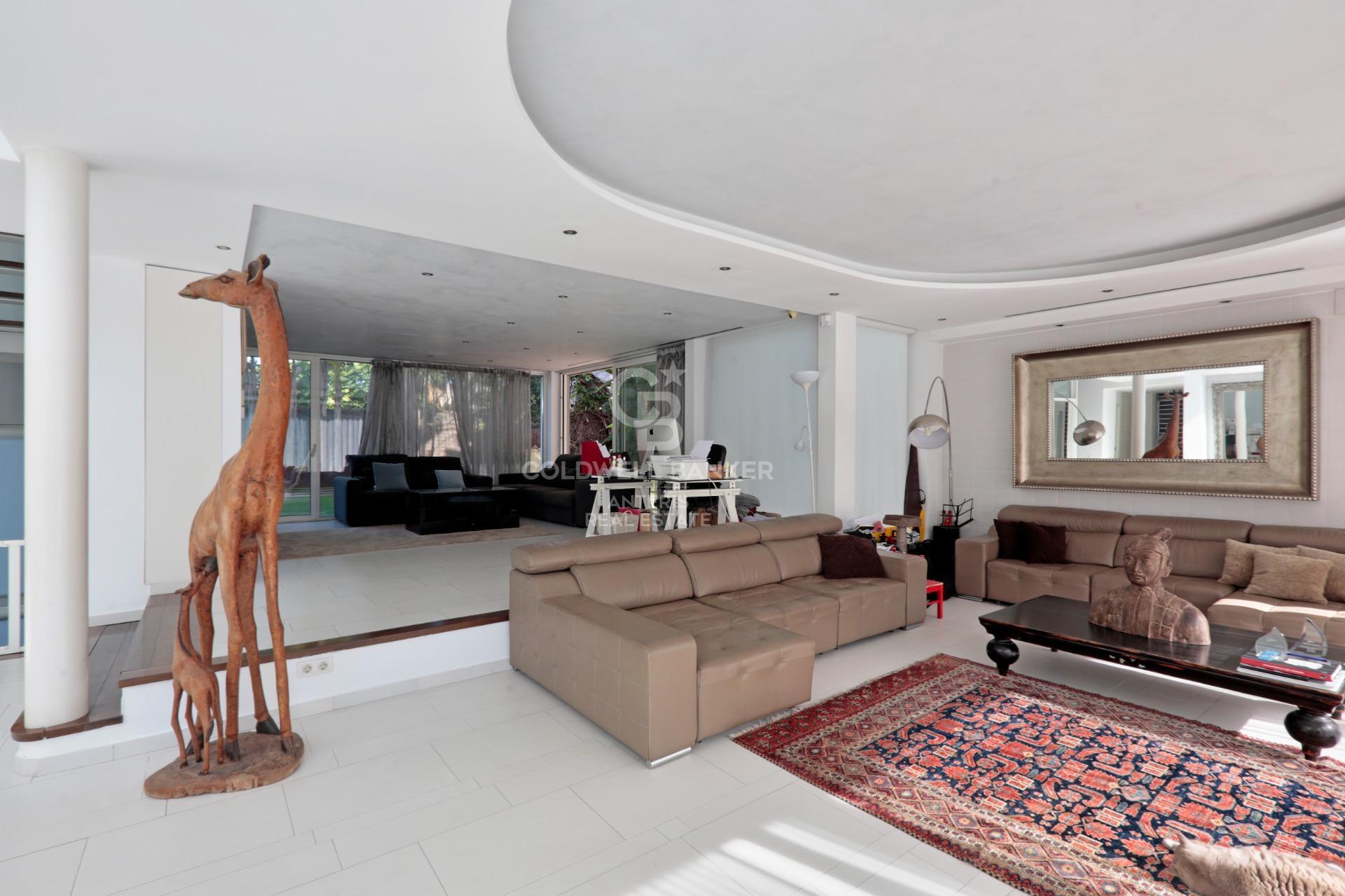 Luxury modern villa on the beach in Castelldefels