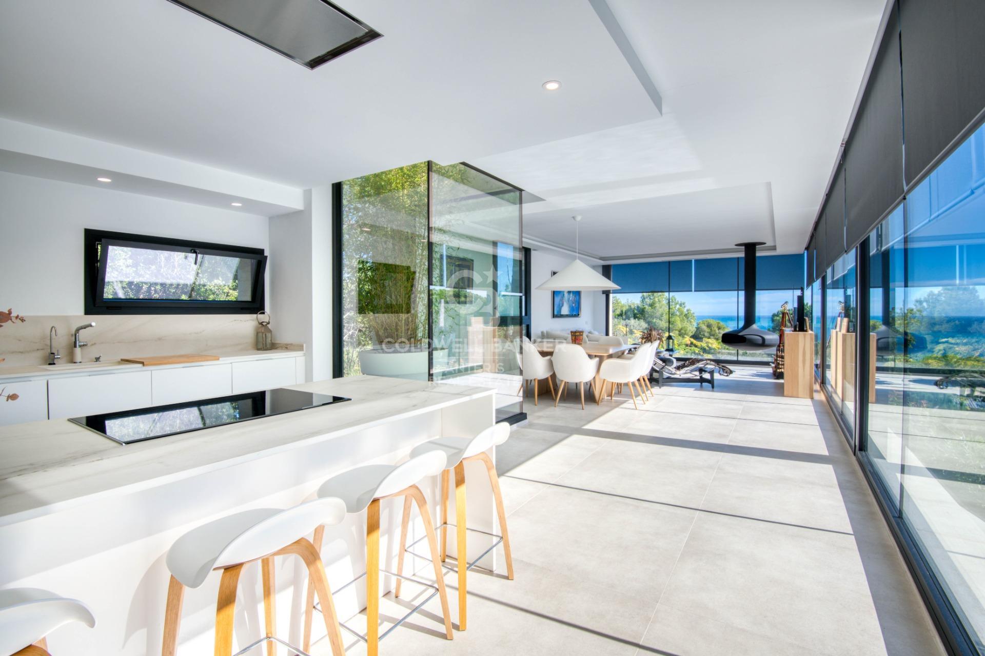 Moderno chalet con impresionantes vistas en la costa