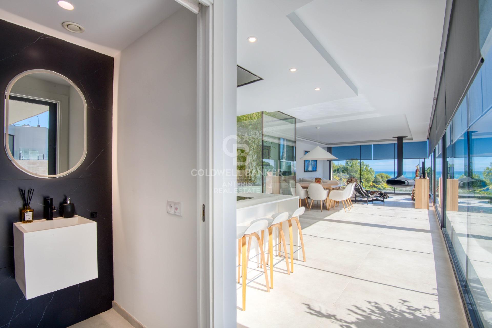 Moderno chalet con impresionantes vistas en la costa