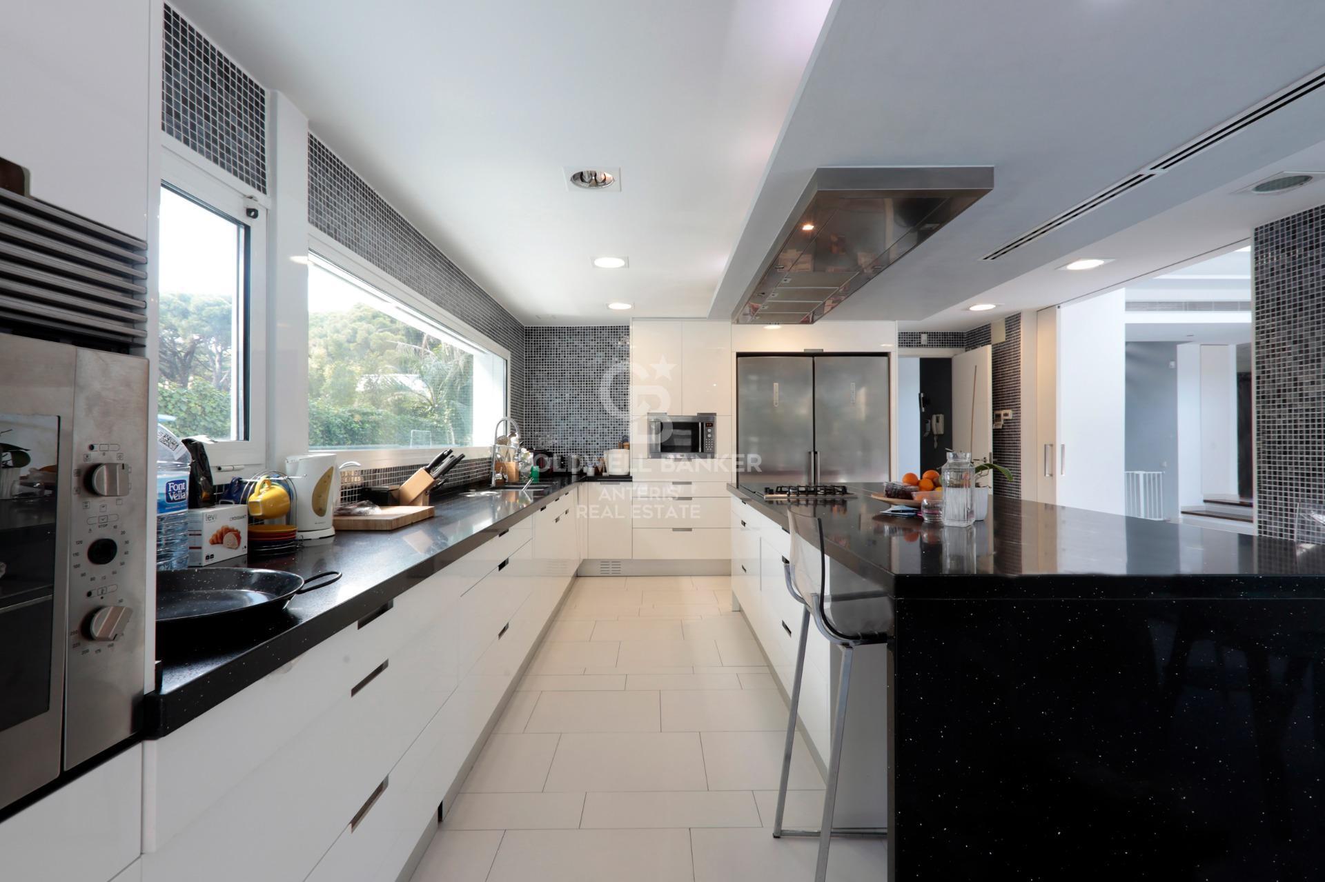 Luxury modern villa on the beach in Castelldefels