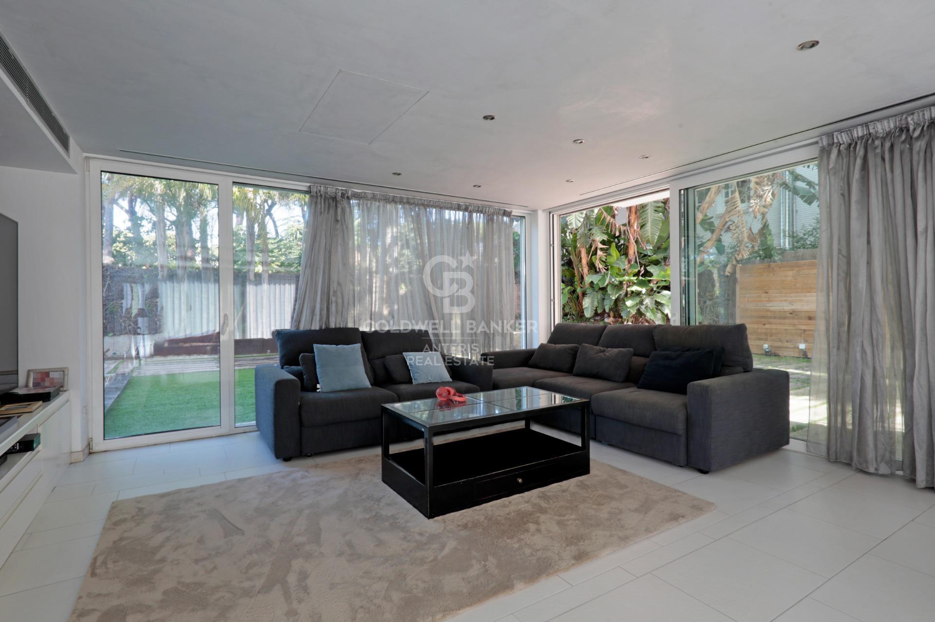 Luxury modern villa on the beach in Castelldefels