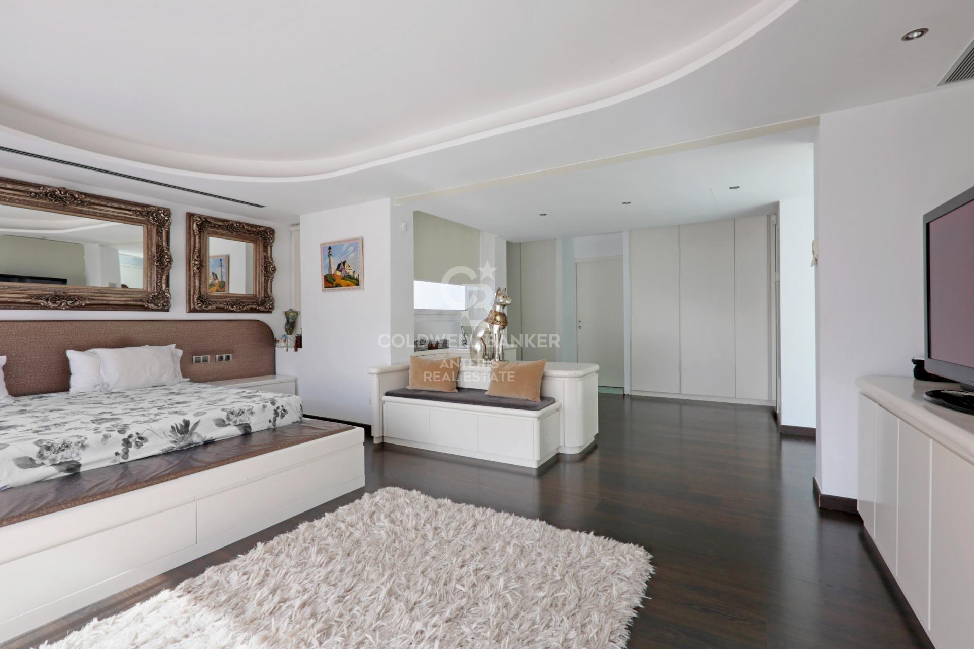 Luxury modern villa on the beach in Castelldefels