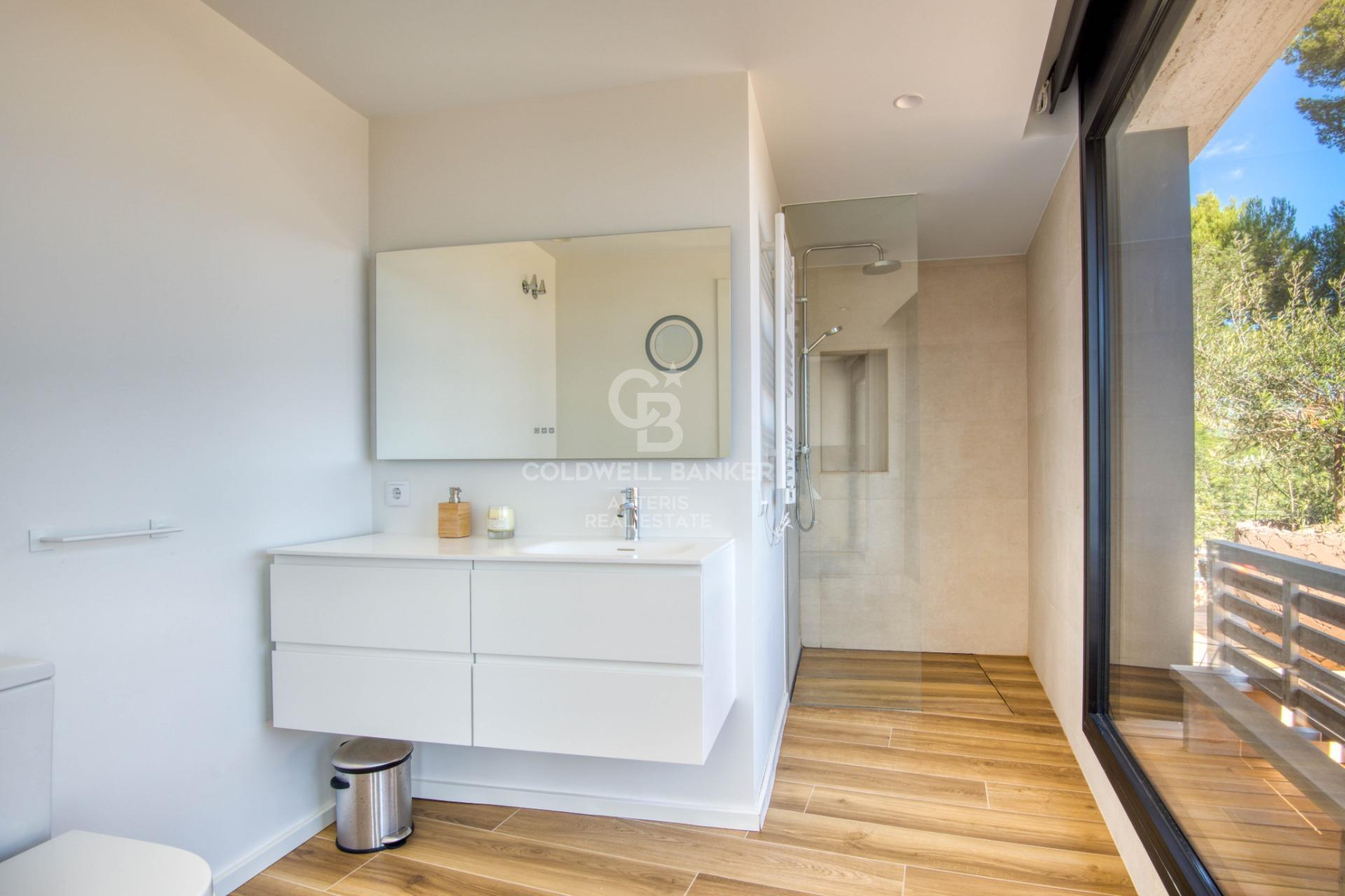 Moderno chalet con impresionantes vistas en la costa