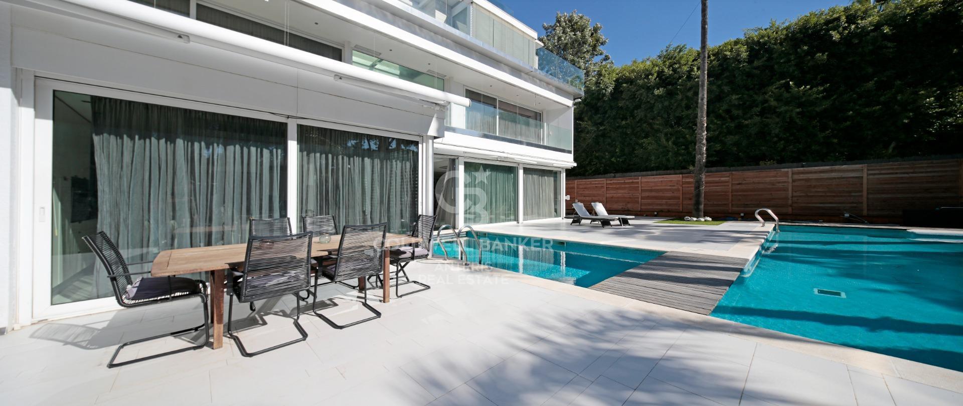 Luxury modern villa on the beach in Castelldefels