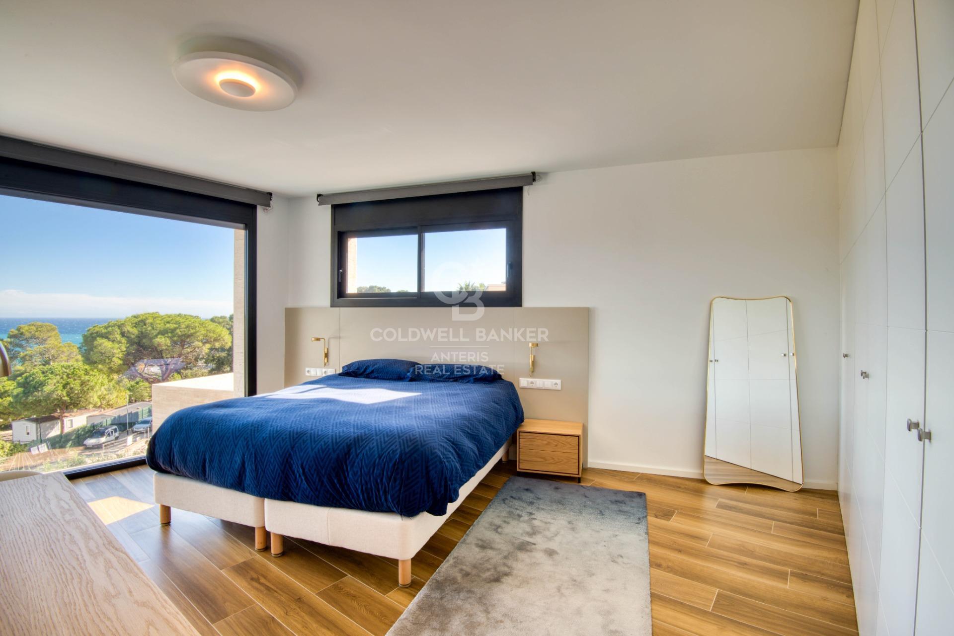 Moderno chalet con impresionantes vistas en la costa