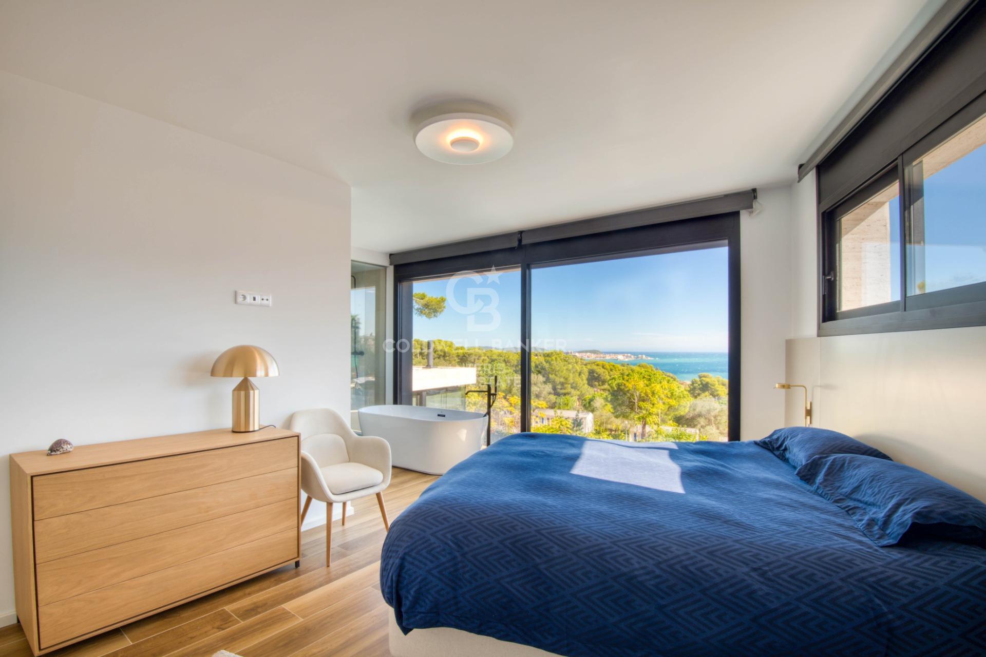 Moderno chalet con impresionantes vistas en la costa