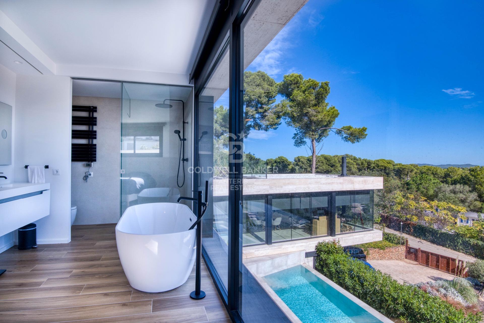 Moderno chalet con impresionantes vistas en la costa