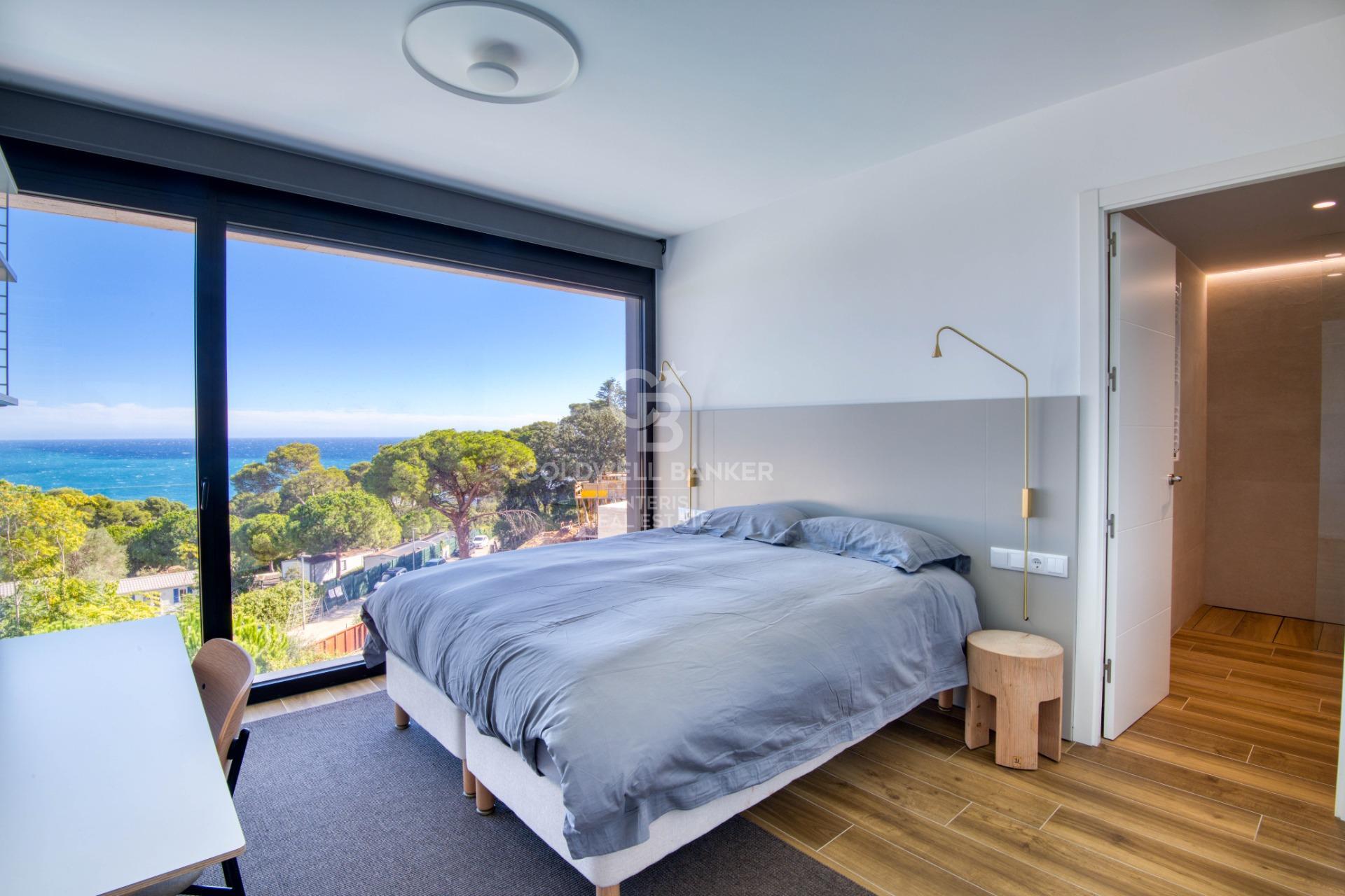 Moderno chalet con impresionantes vistas en la costa