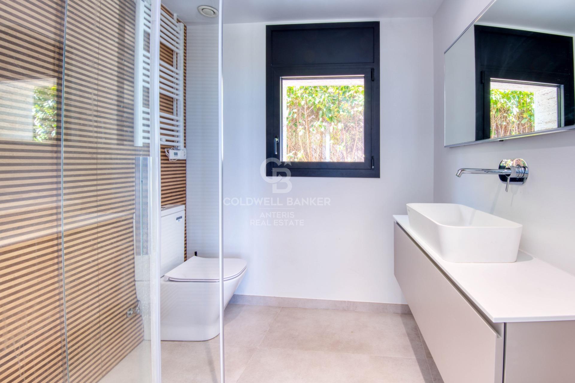 Moderno chalet con impresionantes vistas en la costa