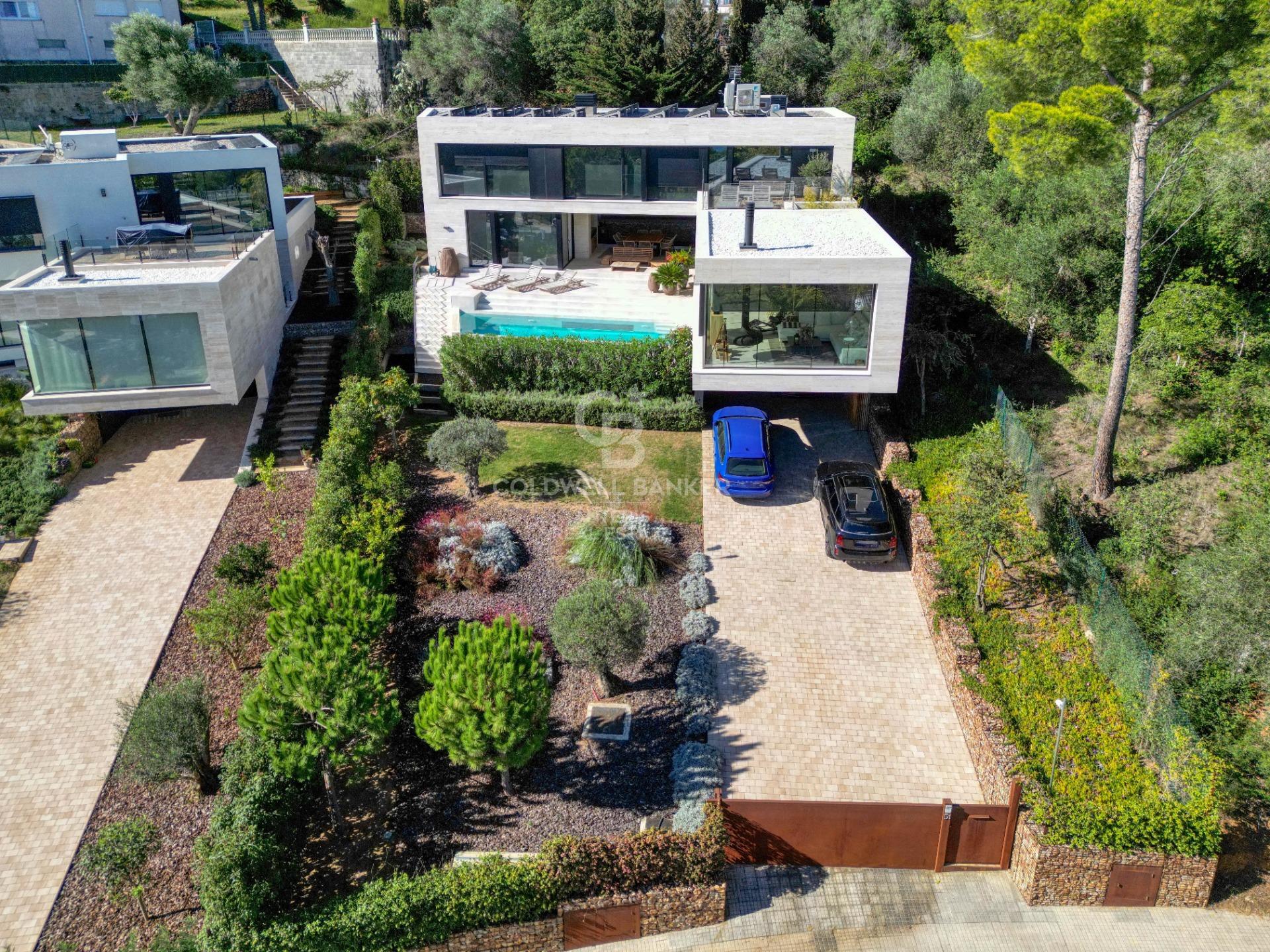 Moderno chalet con impresionantes vistas en la costa