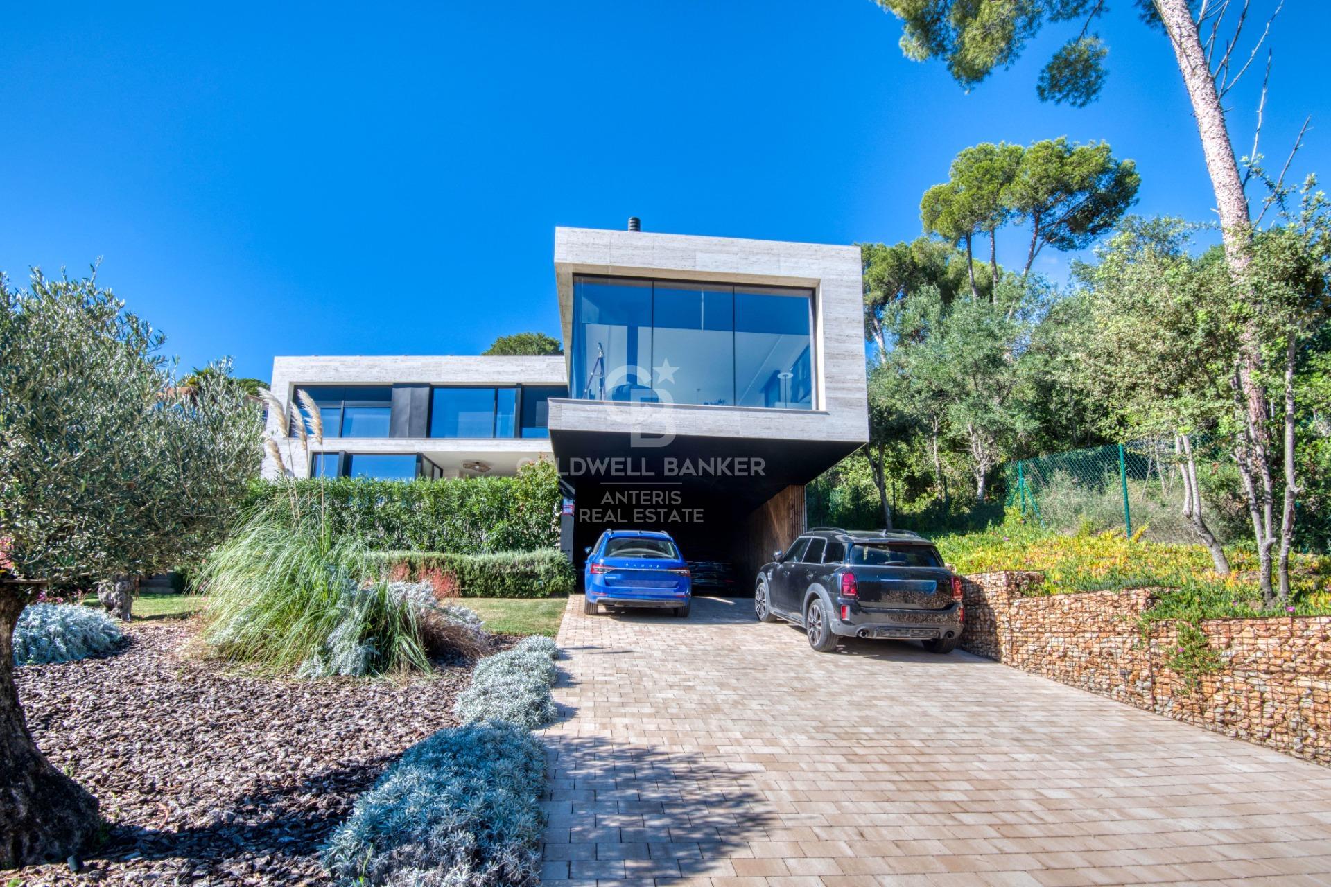 Moderno chalet con impresionantes vistas en la costa