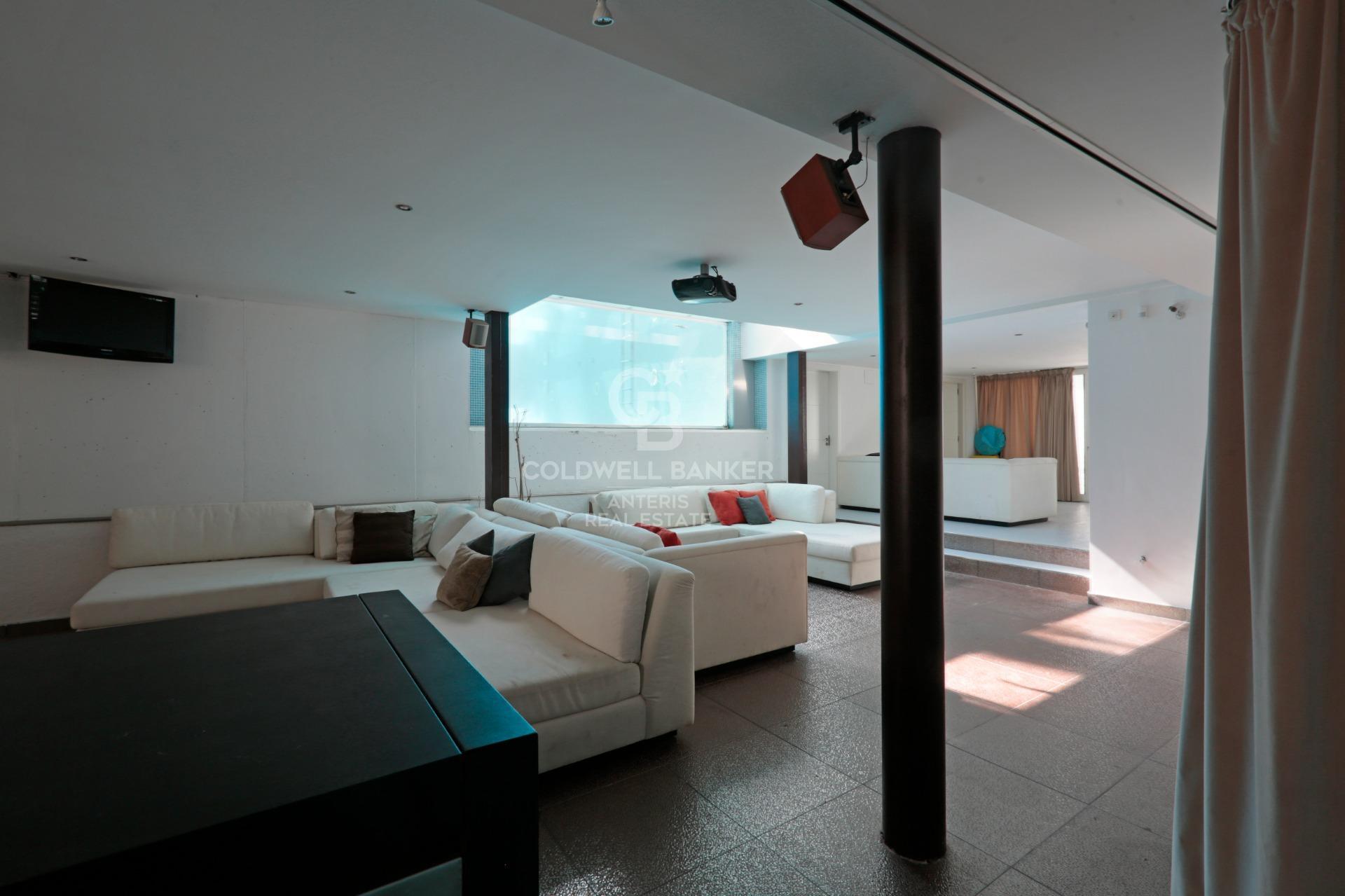 Luxury modern villa on the beach in Castelldefels