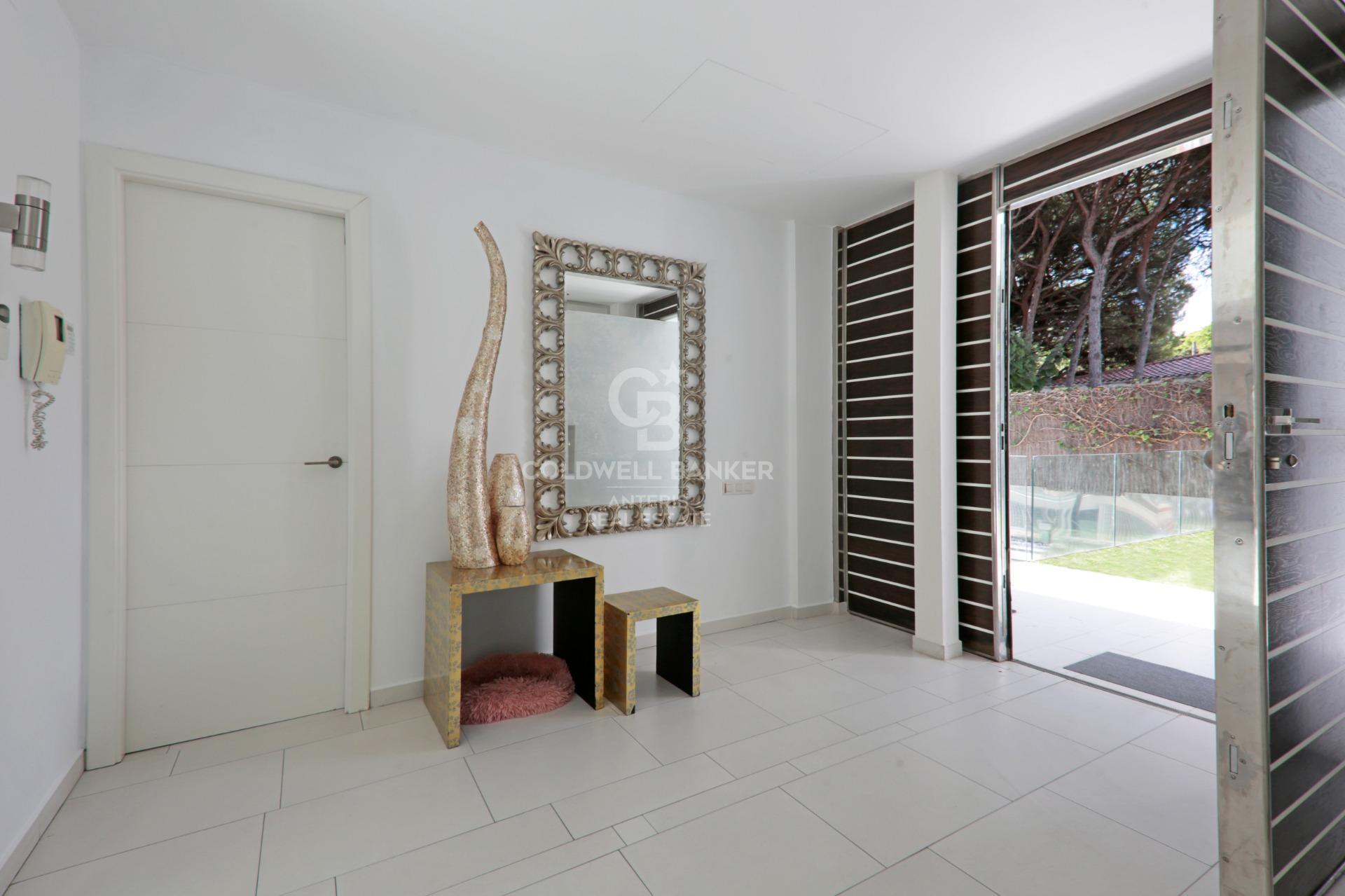 Luxury modern villa on the beach in Castelldefels