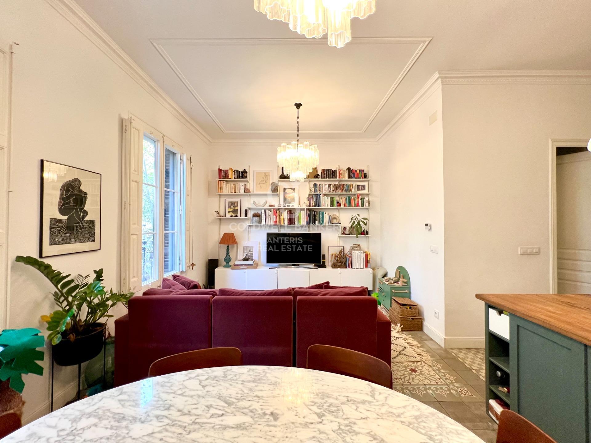 Piękny apartament w klasycystycznej kamienicy samym sercu dzielnicy Eixample