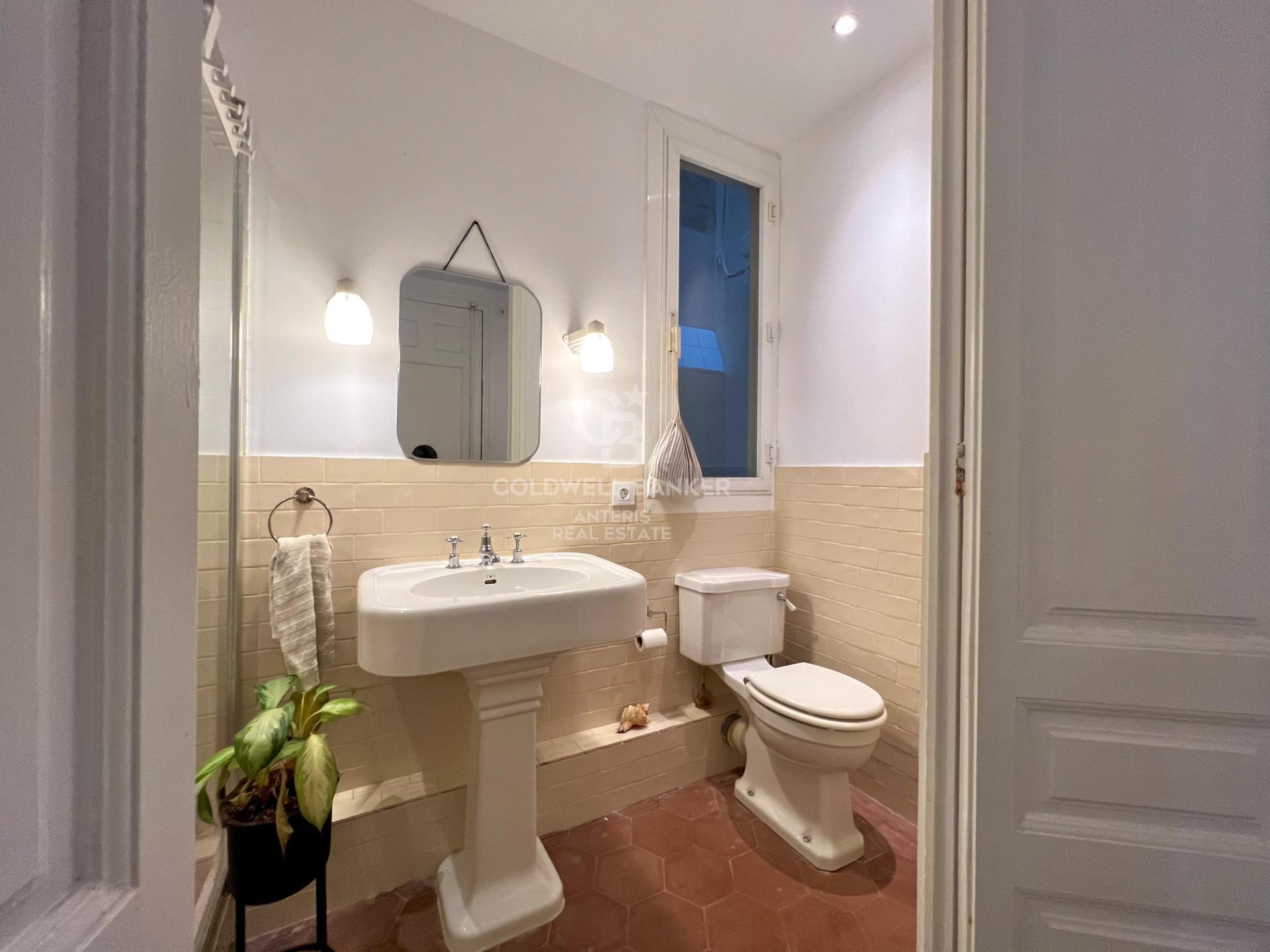 Piękny apartament w klasycystycznej kamienicy samym sercu dzielnicy Eixample