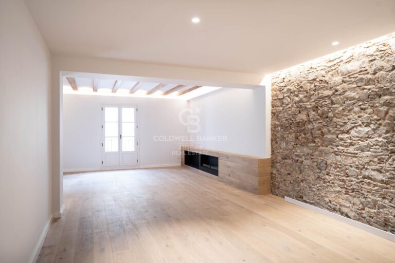 Modern apartment in the Gótico for sale