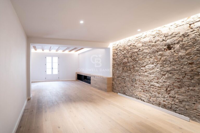 Modern apartment in the Gótico for sale