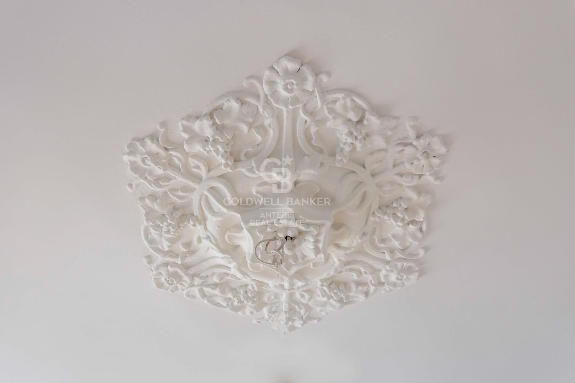 Przestronny, designerski apartament z wysokimi sufitami w Antigua Eixample