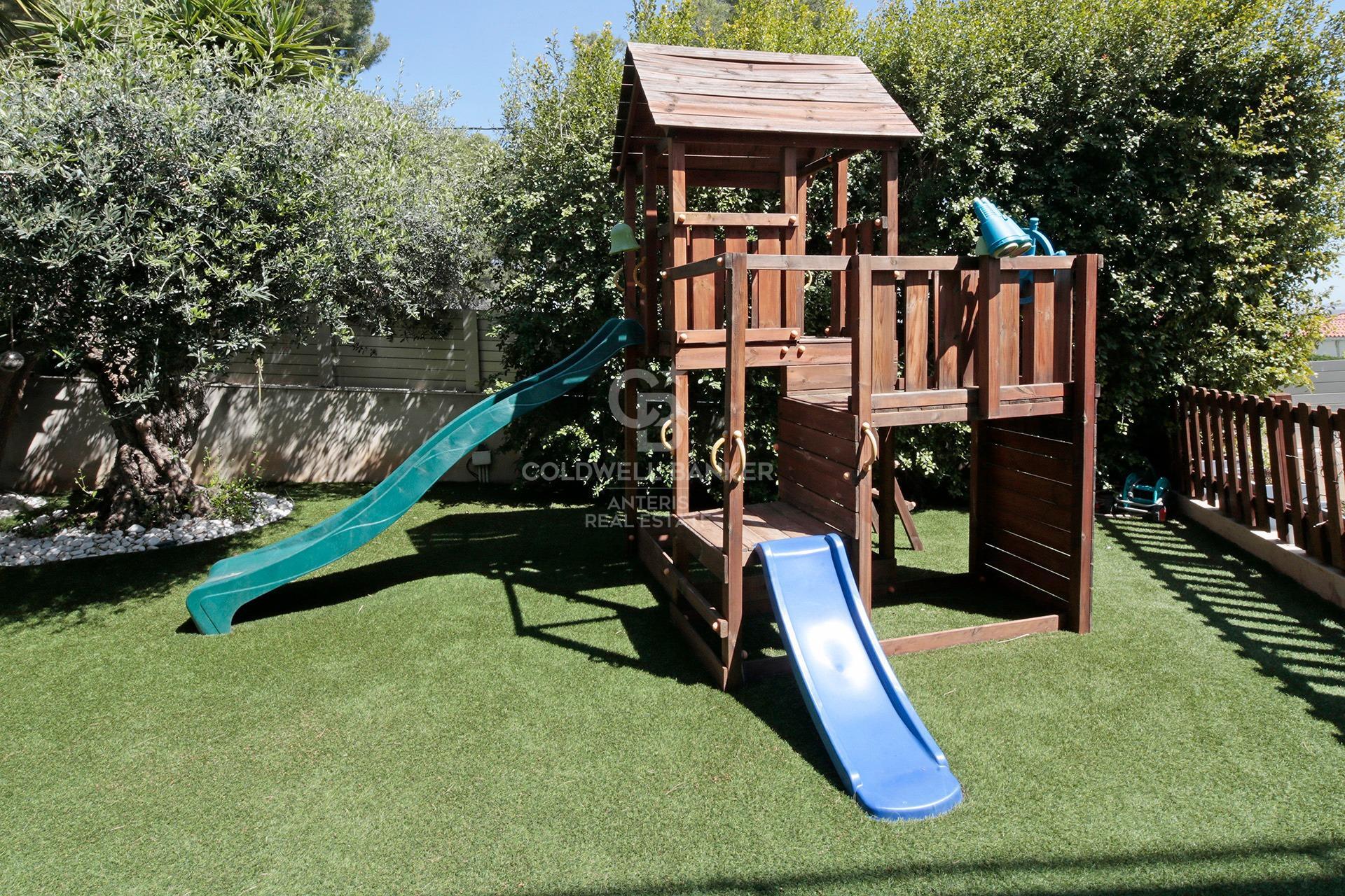 Luxury villa with panoramic views of the sea