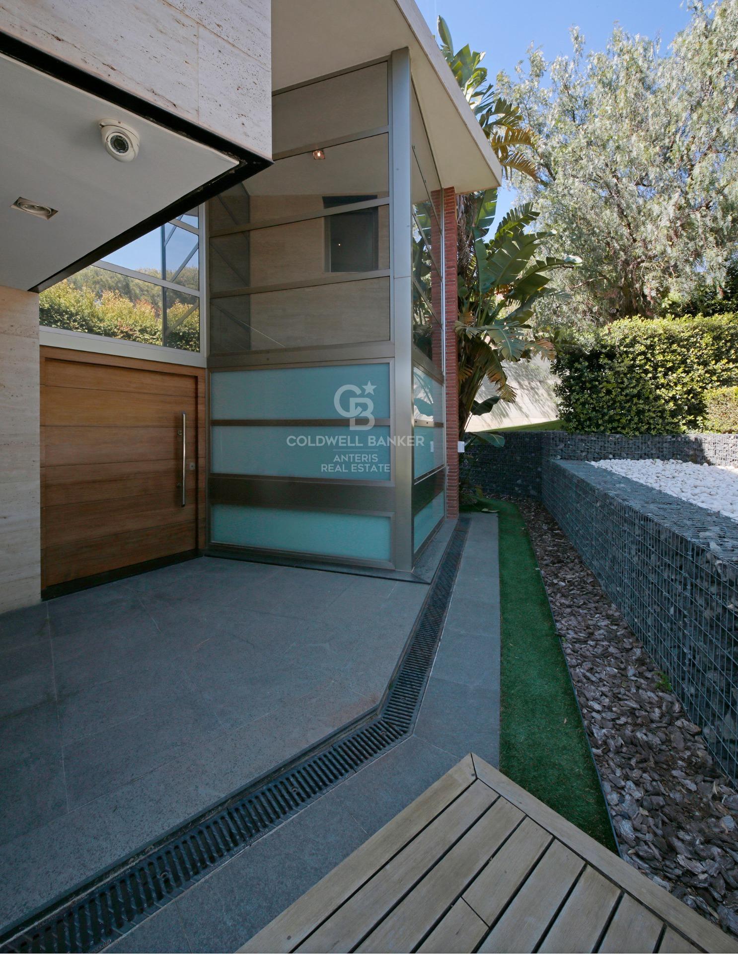 Luxury villa with panoramic views of the sea