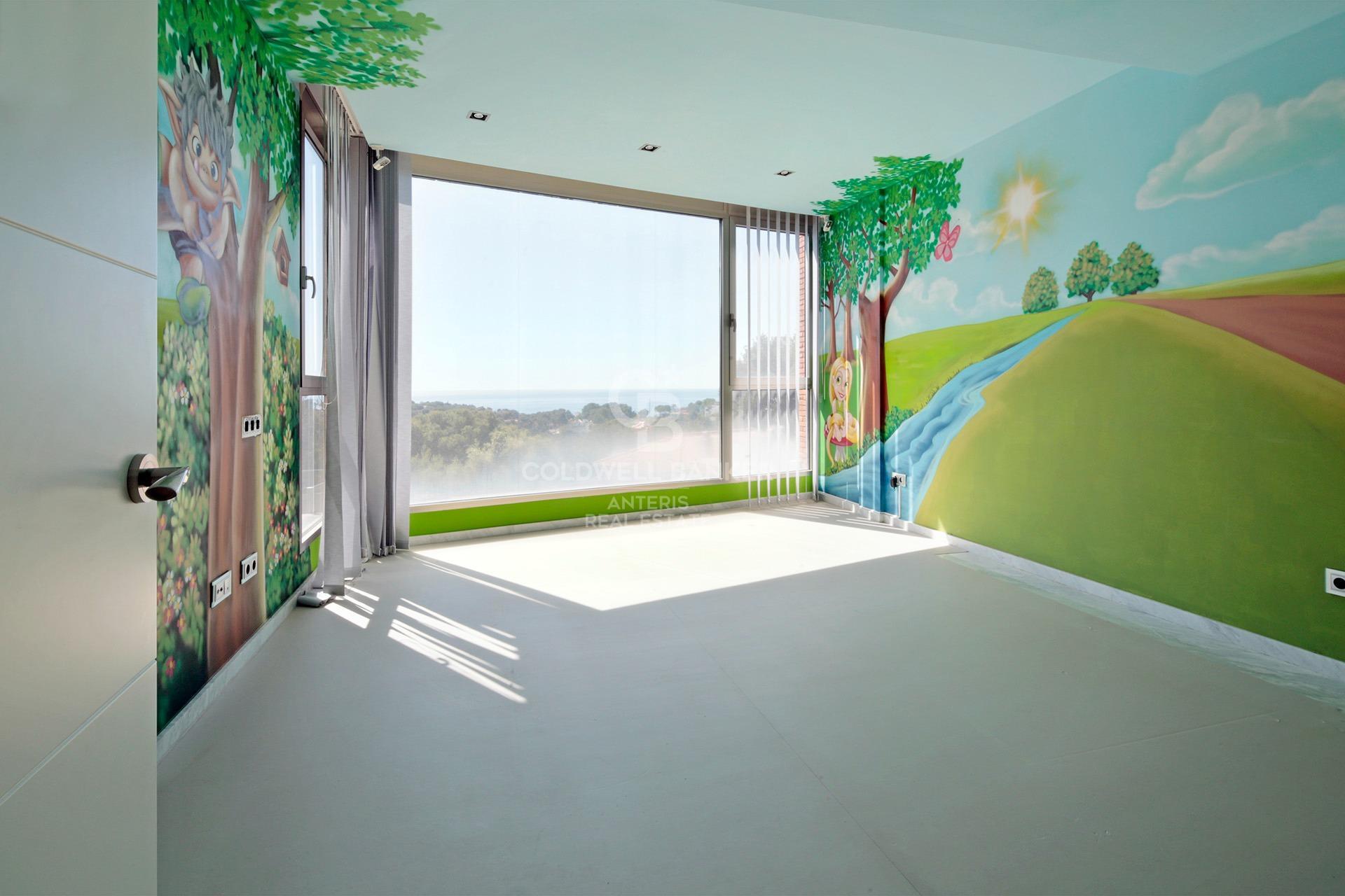 Luxury villa with panoramic views of the sea