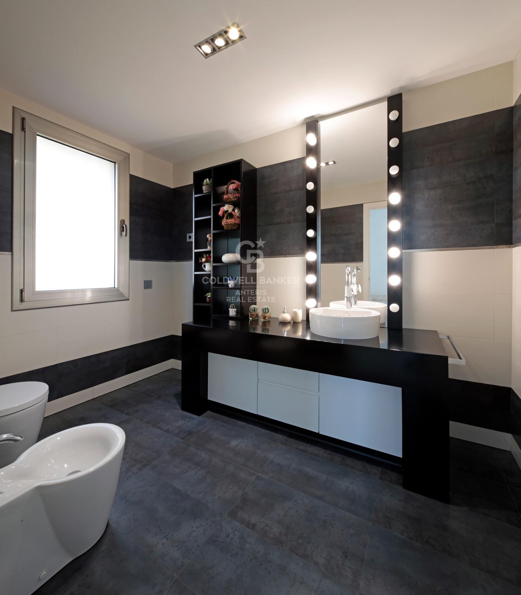 Luxury villa with panoramic views of the sea