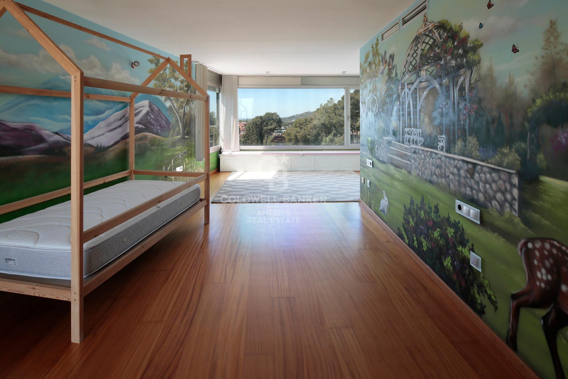 Luxury villa with panoramic views of the sea