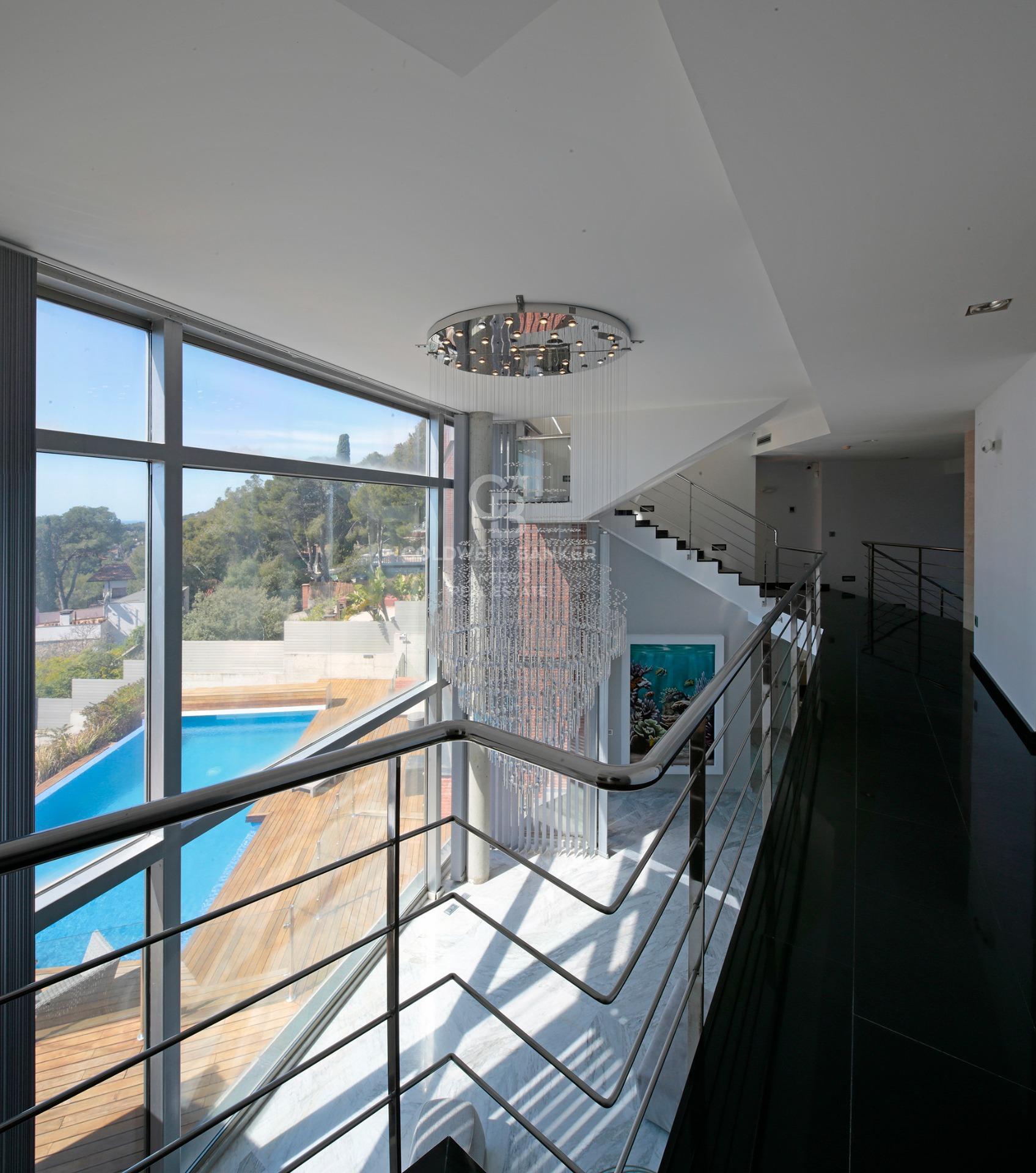 Luxury villa with panoramic views of the sea