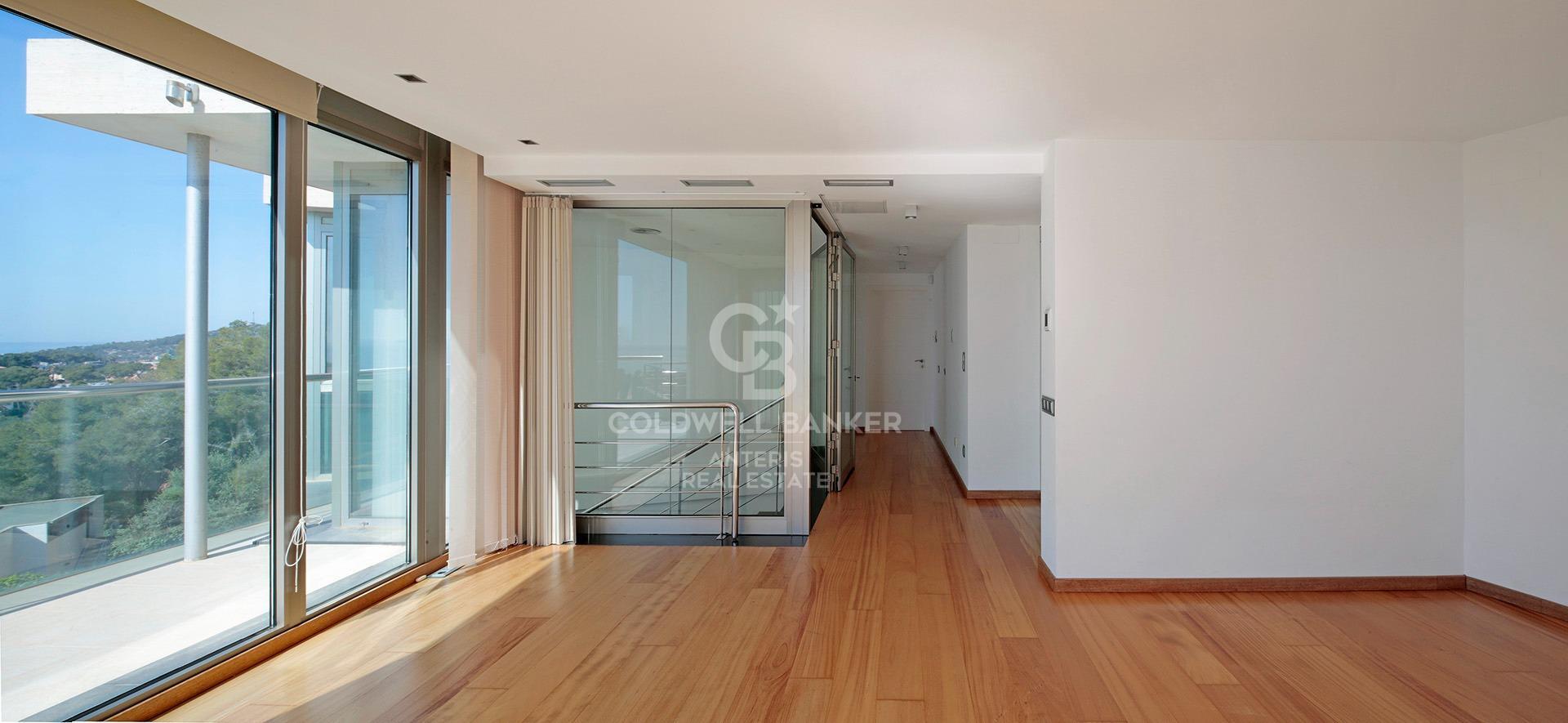 Luxury villa with panoramic views of the sea